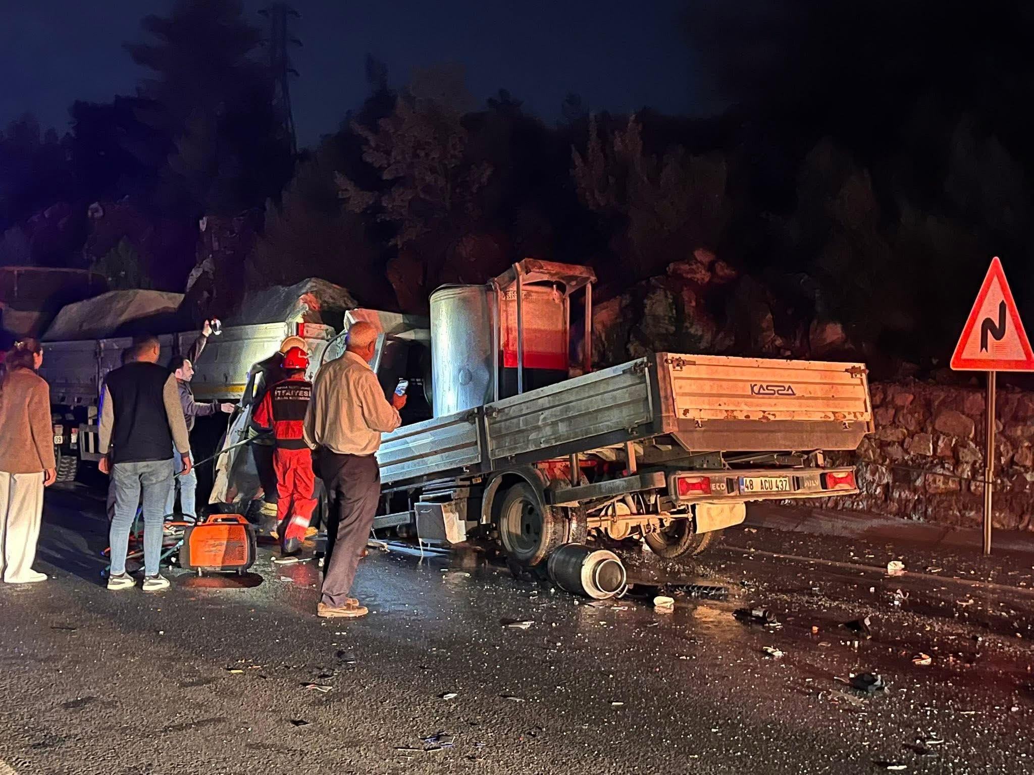 Muğla'da Süt toplama aracı TIR’a çarptı; 1 ölü - Görsel 1