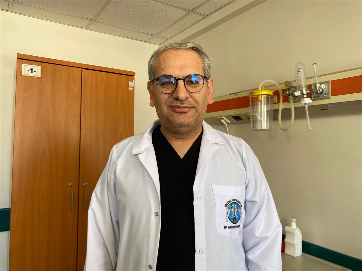 Şah damarındaki yapısal bozukluk nedeniyle felç geçiren hasta stent takılınca ayağa kalktı - Görsel 5