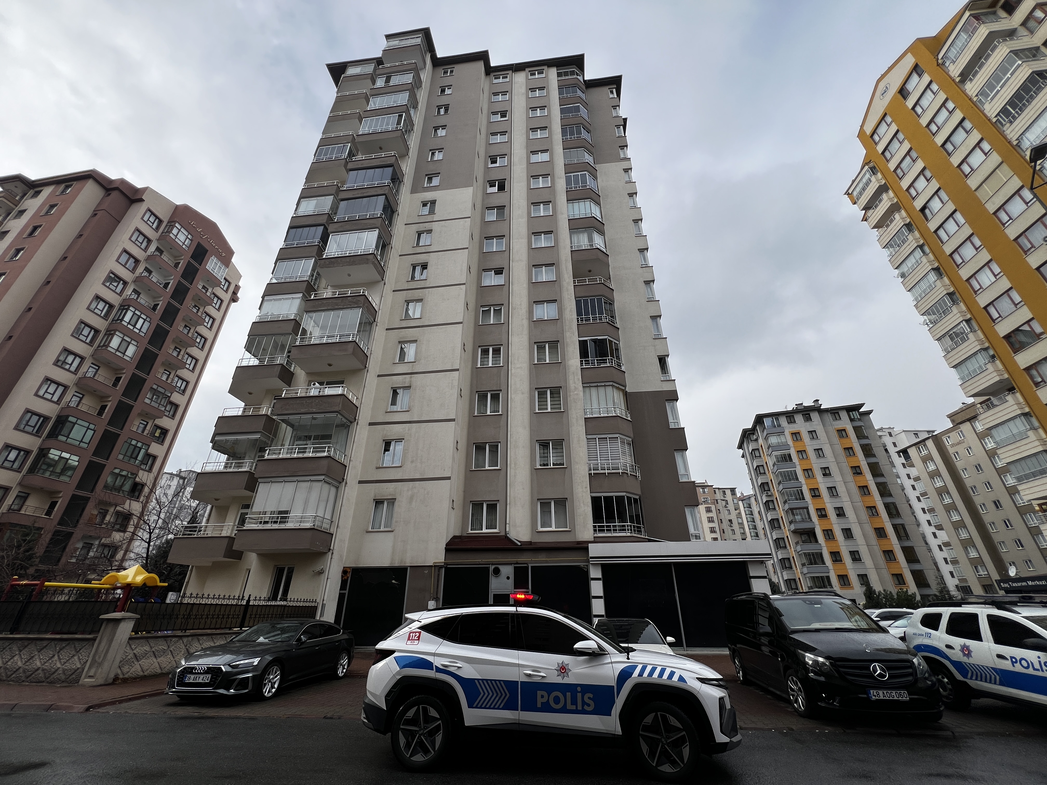 Kayseri- Boşanma aşamasındaki eşini öldürmek için yaşadığı binaya gitti, tartıştığı başka bir kadını öldürdü - Görsel 2