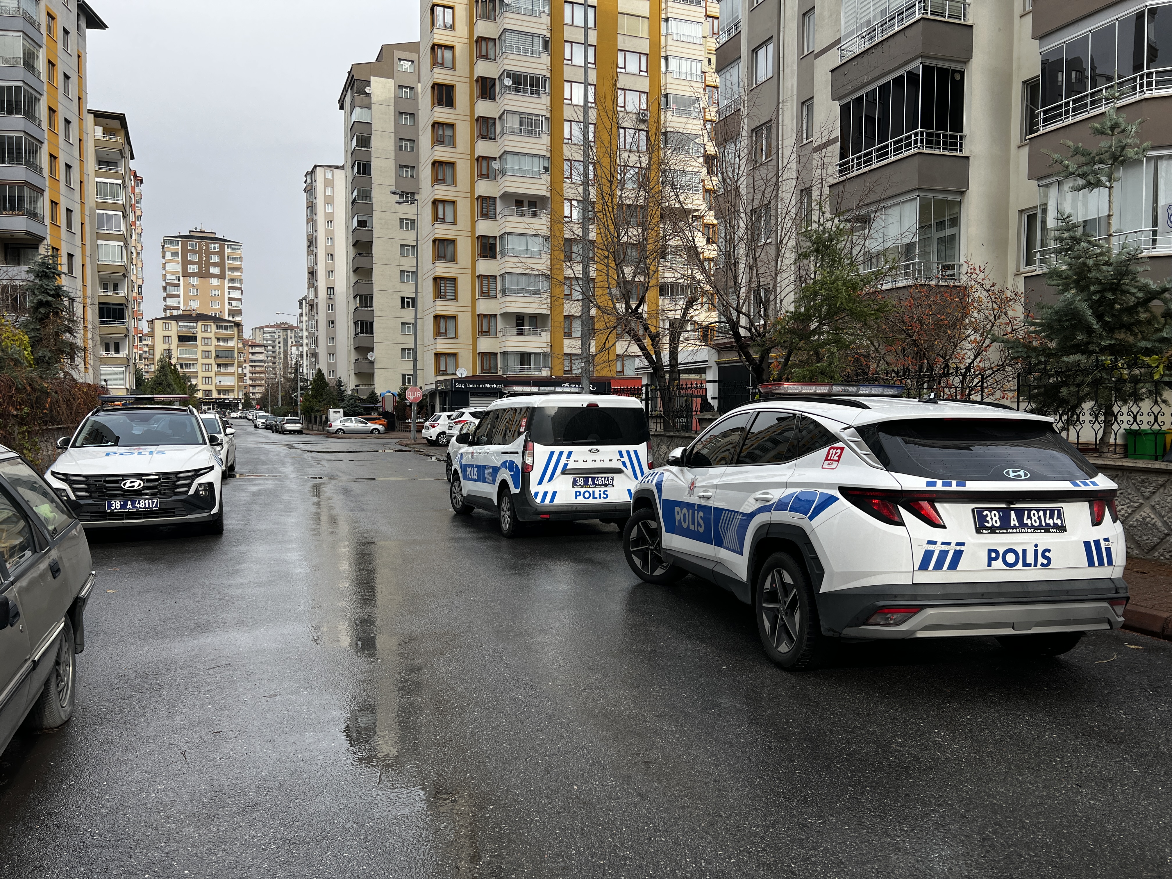 Kayseri- Boşanma aşamasındaki eşini öldürmek için yaşadığı binaya gitti, tartıştığı başka bir kadını öldürdü - Görsel 3