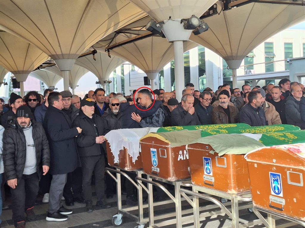 İki çocuk annesi komşusunu bahis borcu için öldürüp altınlarını çaldı - Görsel 5