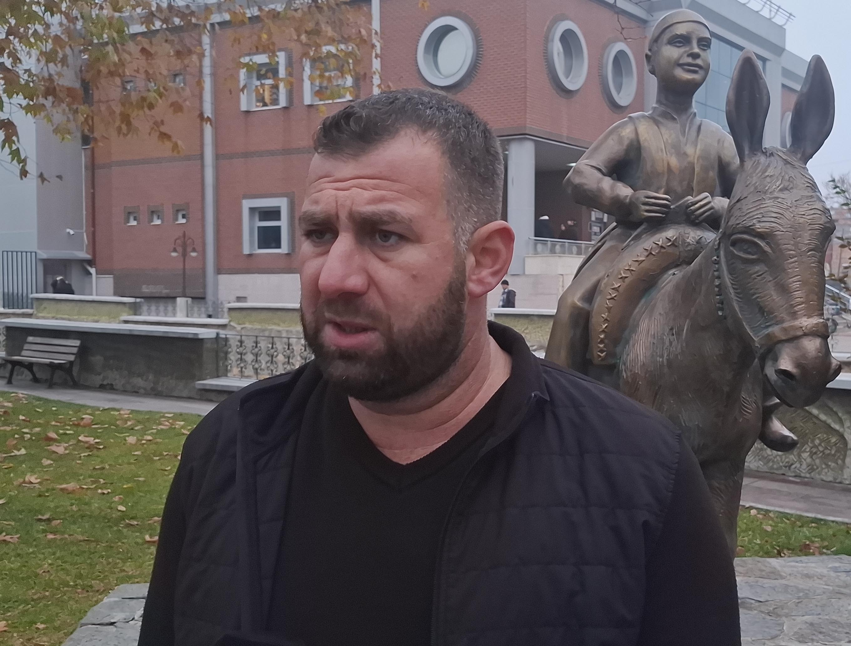 Belediye, düşen beton parçaları için kat maliklerini uyarmış; baba-kızın yaralandığı olayda hapis istemi - Görsel 3