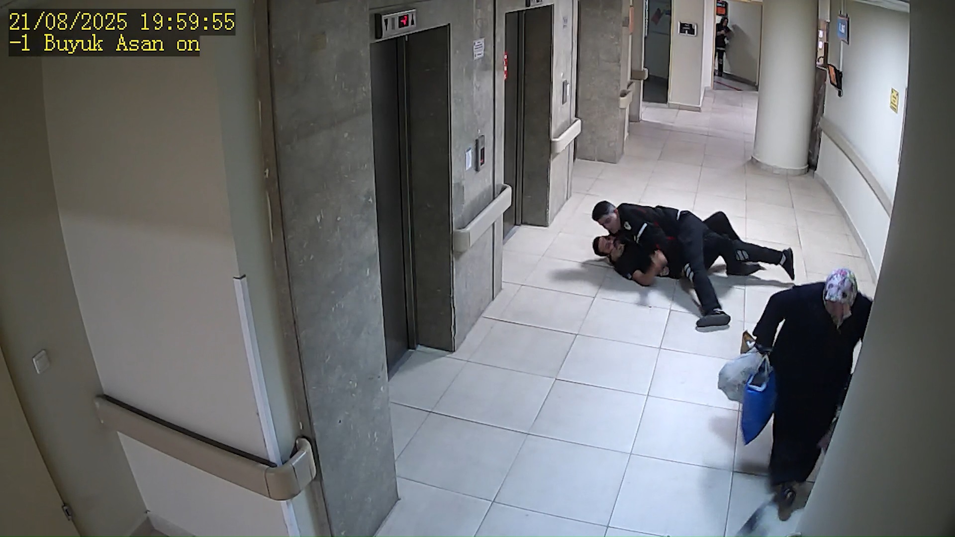 Boşanma aşamasındaki eşini hastanede kovalayıp, vurmuştu; görüntüleri ortaya çıktı - Görsel 6