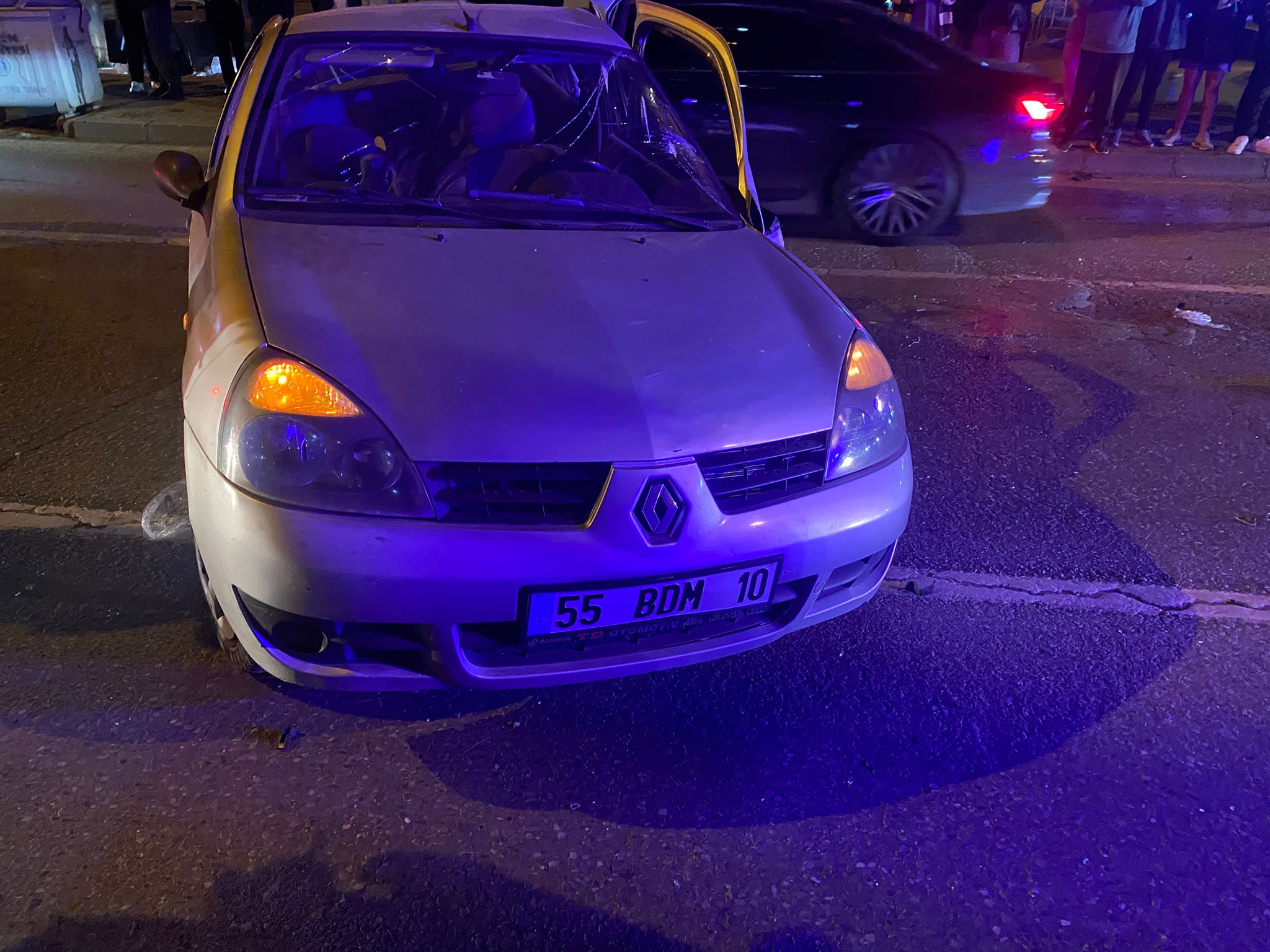 Önündeki otomobile arkadan çarpıp kaçtı; 2 uzman çavuş yaralı - Görsel 2