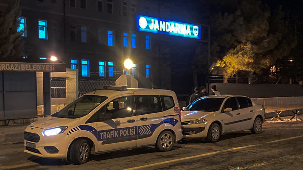 Konya’da 2 husumetlisini tabancayla yaraladı, jandarmaya teslim oldu - Görsel 2