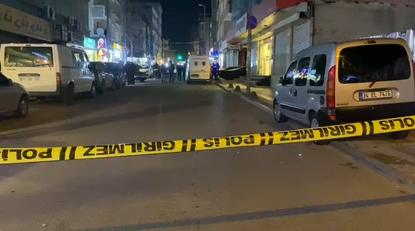 İstanbul – Küçükçekmece’de silahlı saldırı: 2 ölü, 1 yaralı  - Görsel 2