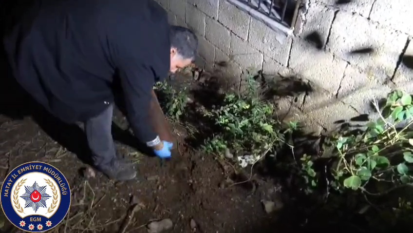 Hatay - Kuyumcudan 4 kilogram altını alan silahlı soyguncular tutuklandı - Görsel 9