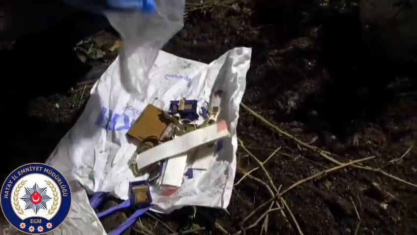 Hatay - Kuyumcudan 4 kilogram altını alan silahlı soyguncular tutuklandı - Görsel 10