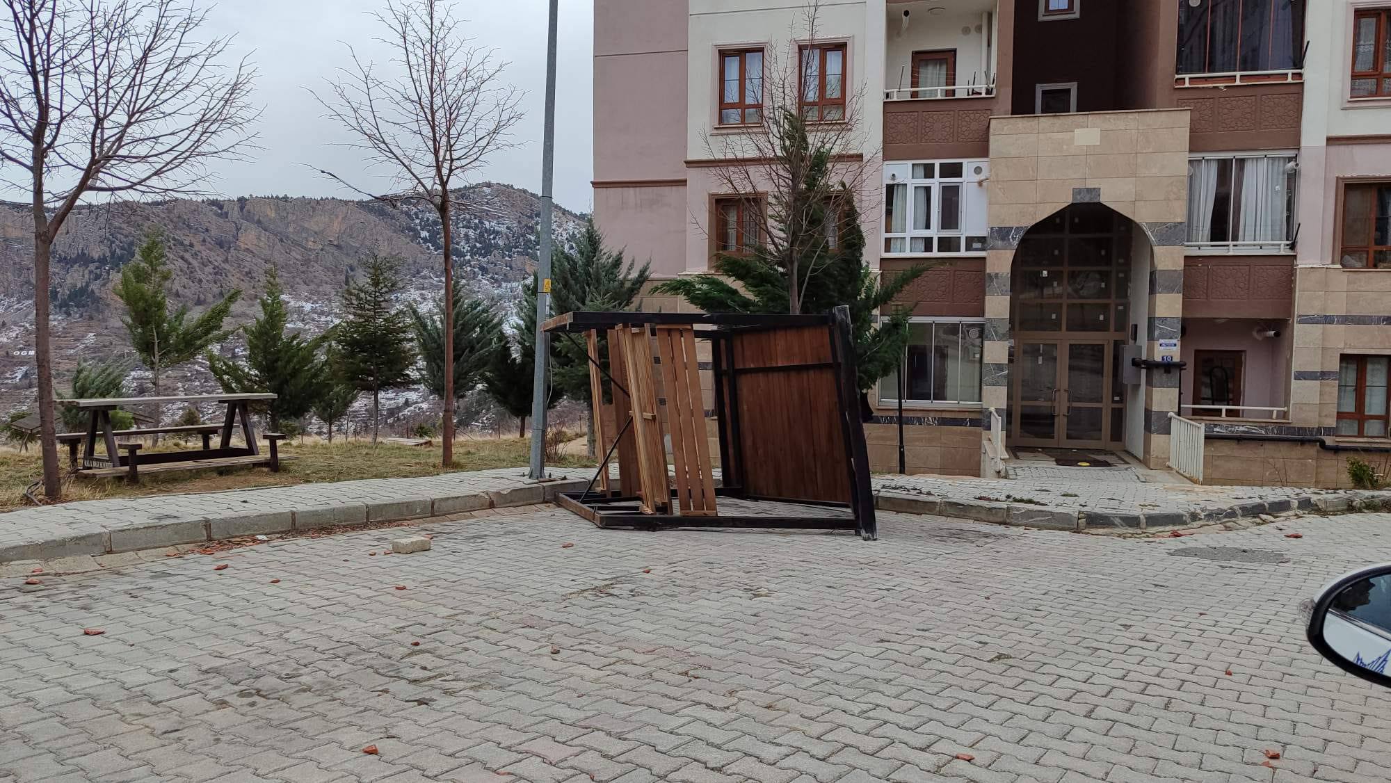 Konya Hadim'de Fırtına Kabusu: İlçe Genelinde Büyük Hasar! - Görsel 1