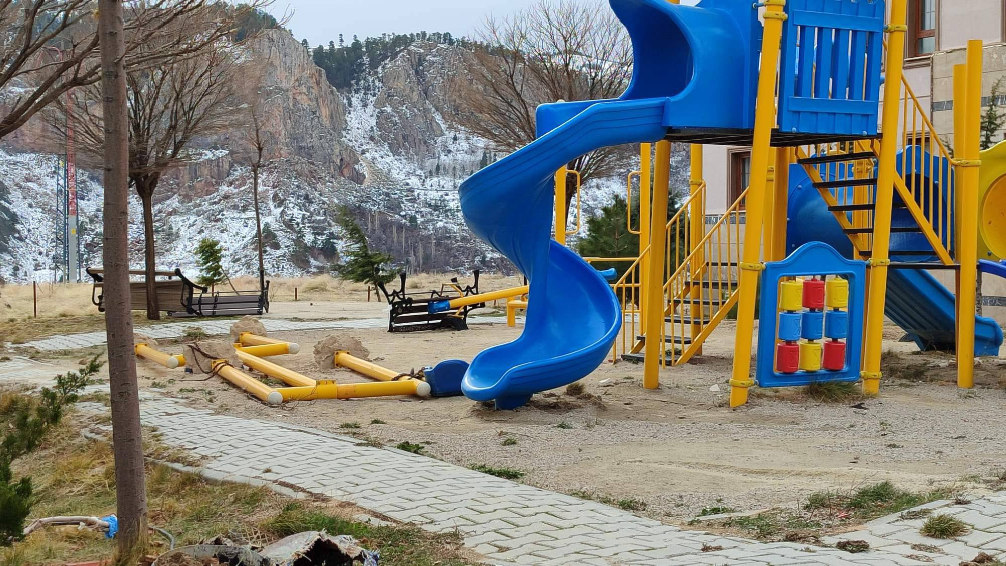 Konya Hadim'de Fırtına Kabusu: İlçe Genelinde Büyük Hasar! - Görsel 2