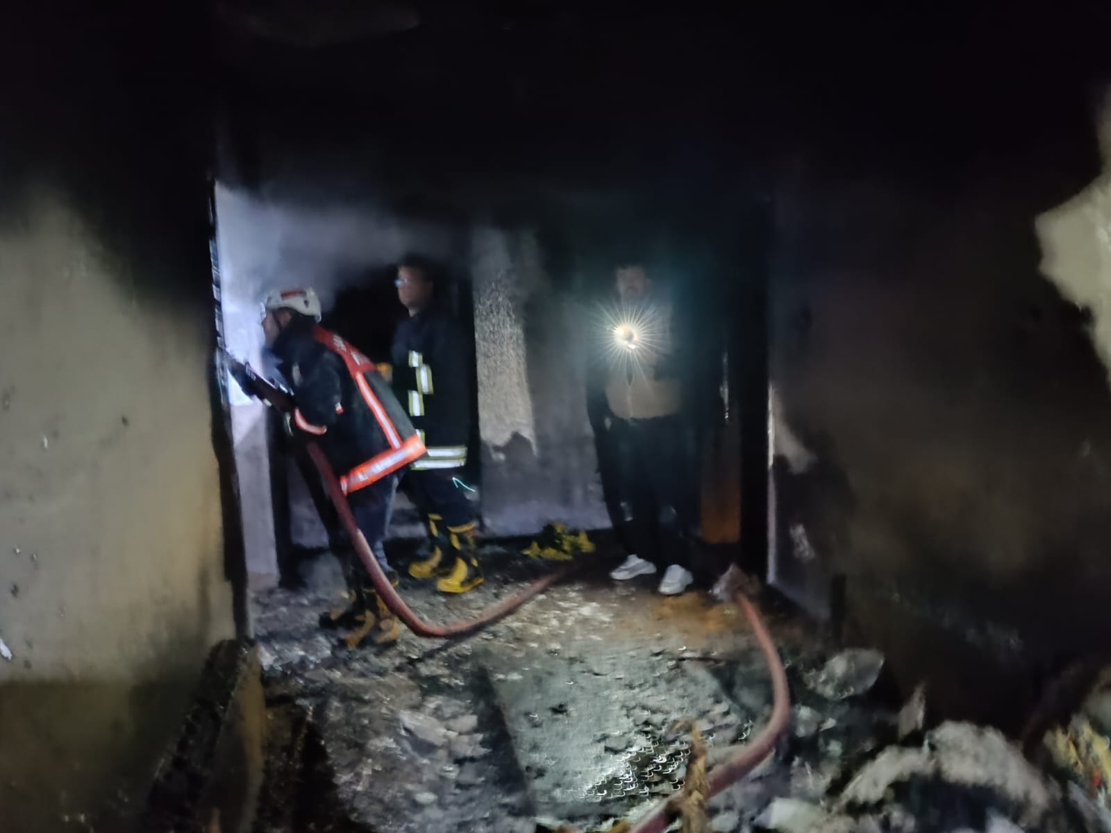 Şanlıurfa’da gaz sıkışması sonucu patlama ve yangın: 3 ölü, 4 yaralı - Görsel 2