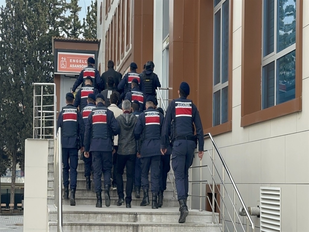 Yalova’da içme suyuna deterjan karıştıran 3 sanığa 5’er yıl hapis - Görsel 6