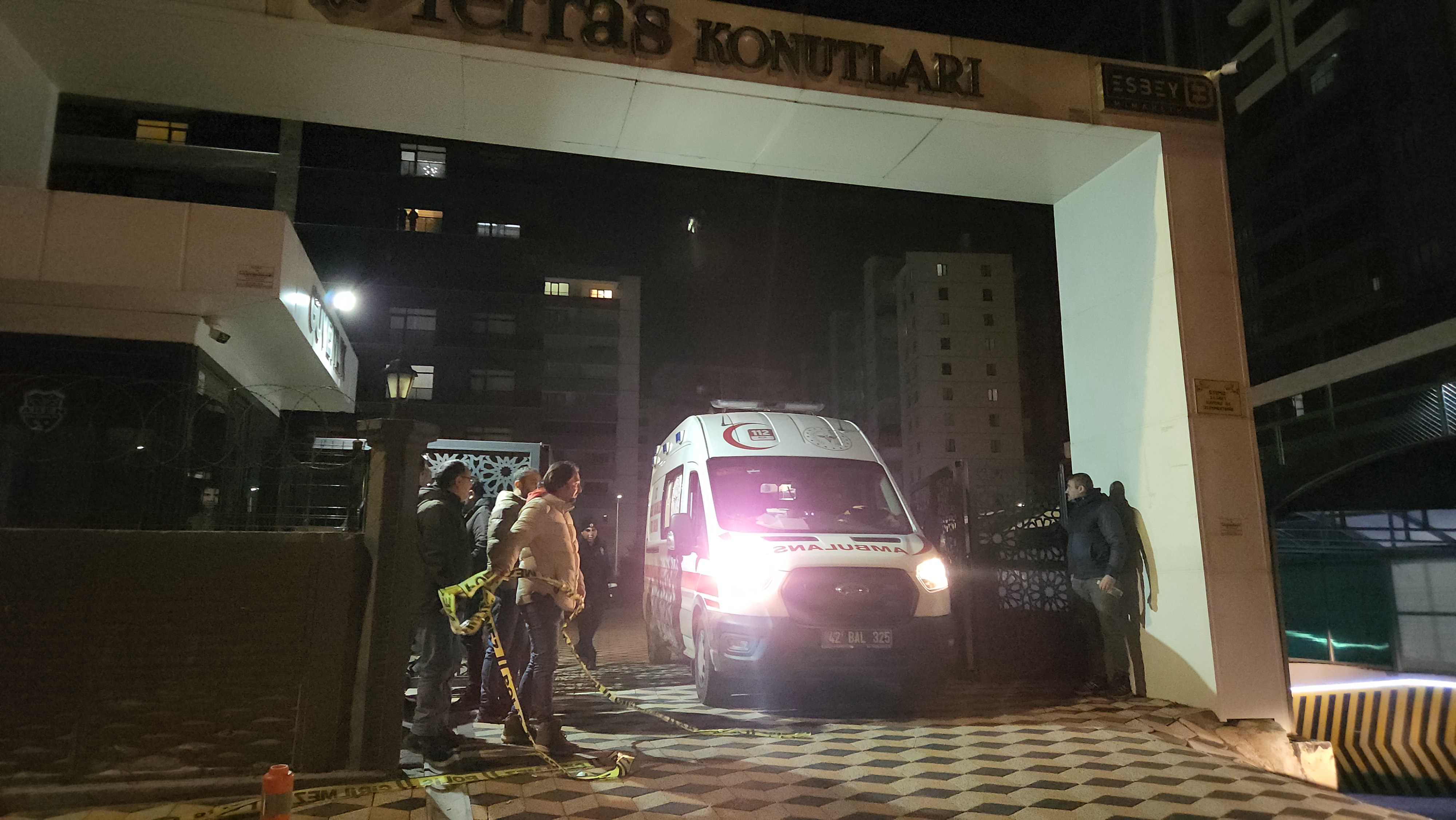 Konyada Kız kardeşini öldürüp, annesini yaraladıktan sonra intihar etti - Görsel 4