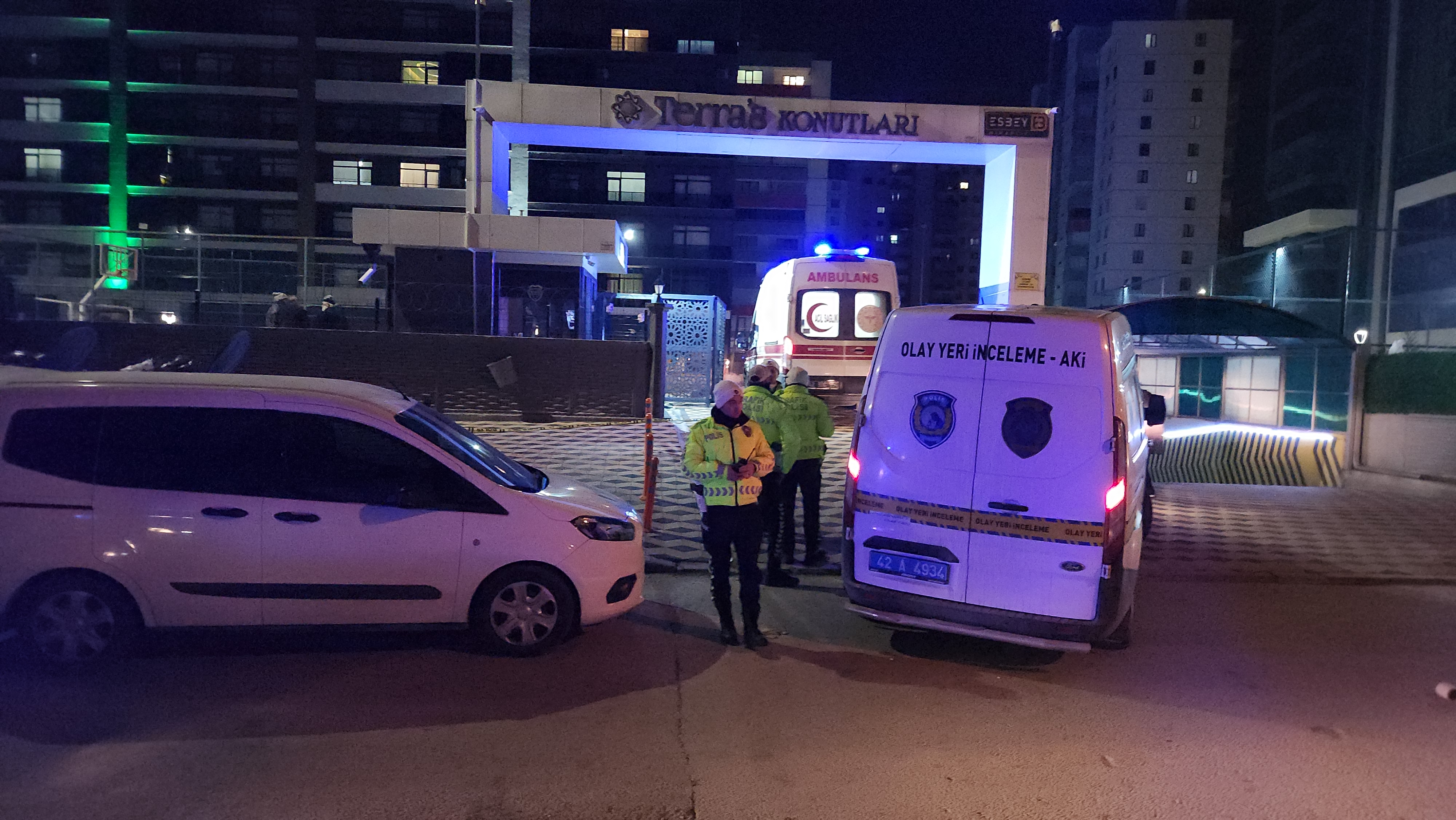 Konyada Kız kardeşini öldürüp, annesini yaraladıktan sonra intihar etti - Görsel 7