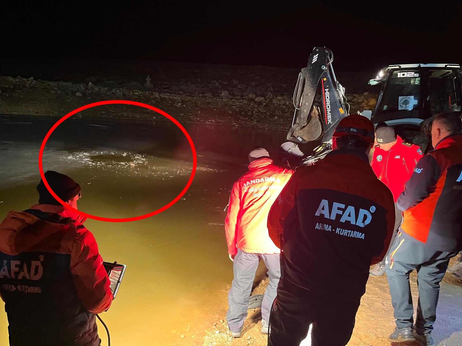 Mardin’de kayıp 2 çocuğun, yüzeyi buz tutan gölette cansız bedenleri bulundu - Görsel 7