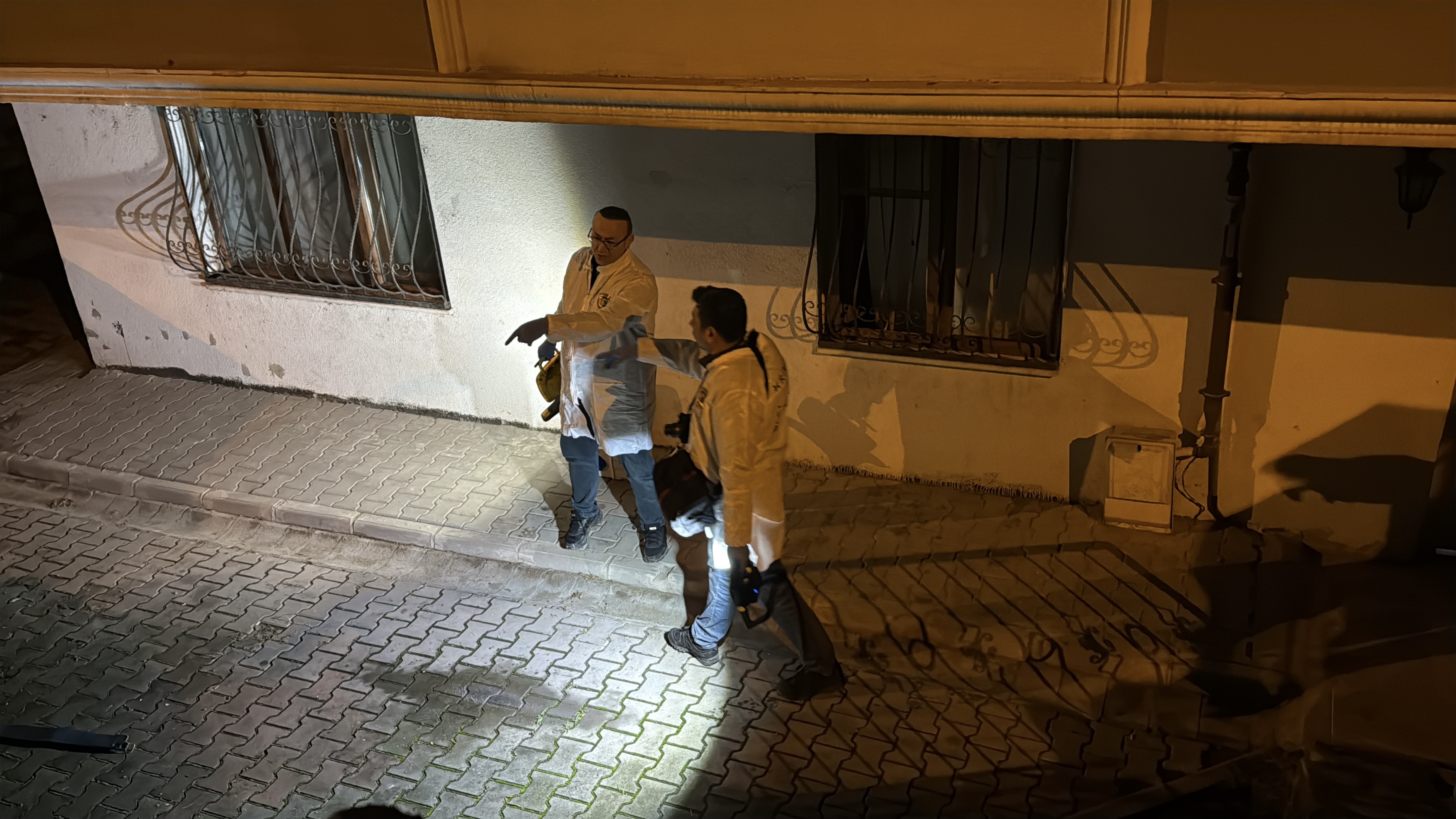 KARABÜKTE Kızının erkek arkadaşını pompalı tüfekle yaraladı - Görsel 2