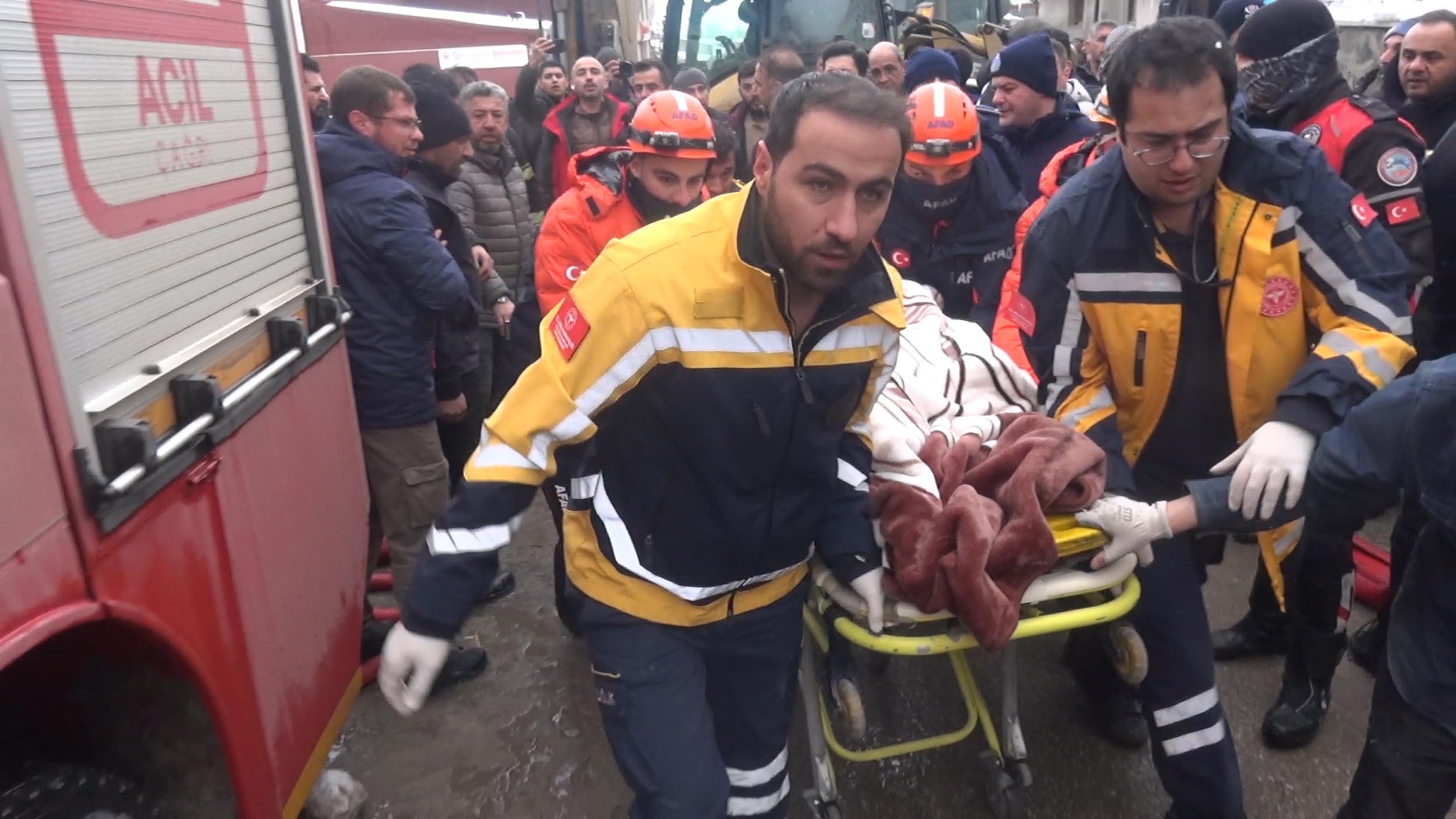 Erzurum'daki yangında 3 işitme engelli çocuk babasız kaldı - Görsel 8