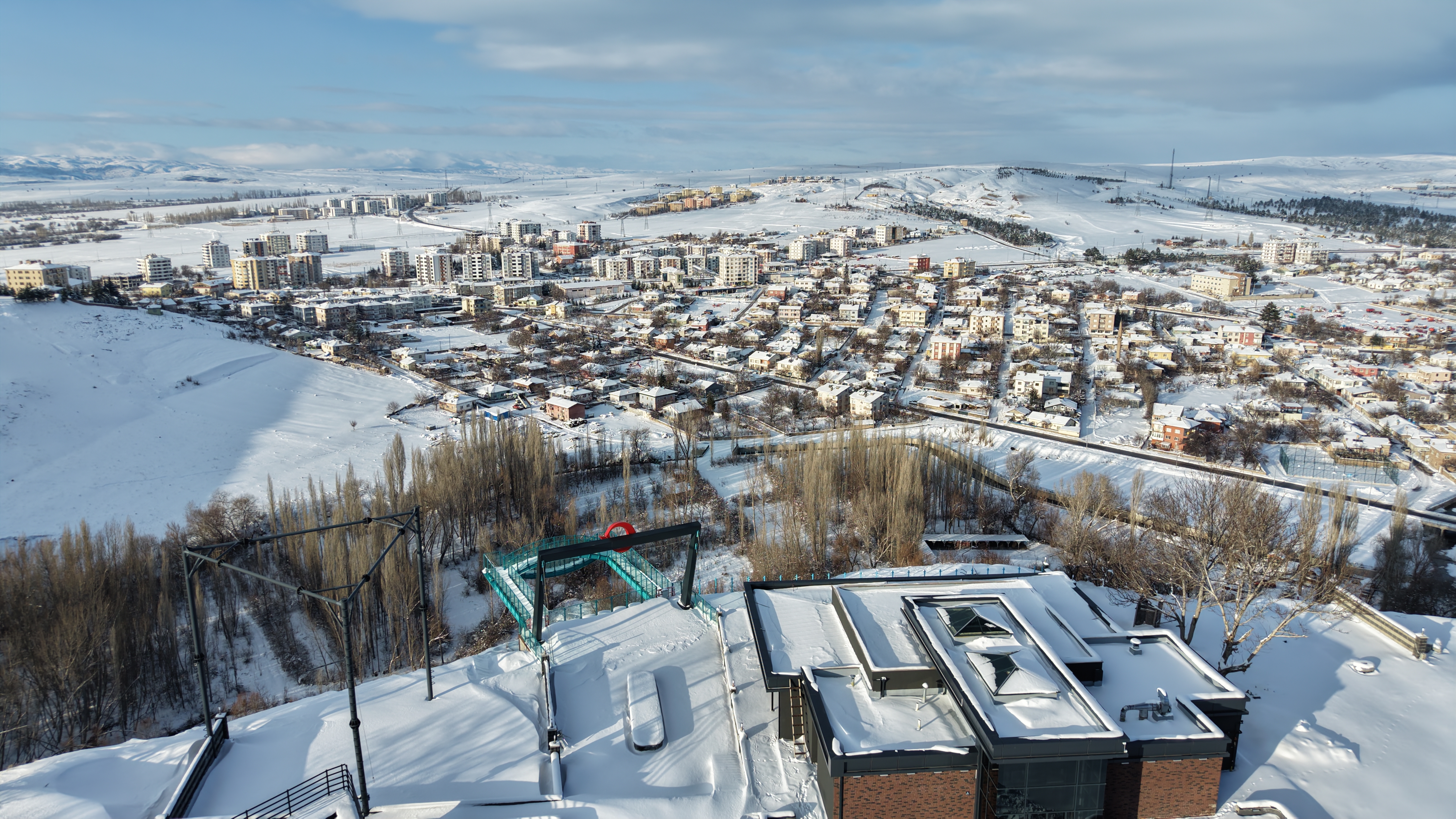 Kayalıklar üzerine inşa edilen cam terasa 100 bin ziyaretçi - Görsel 4