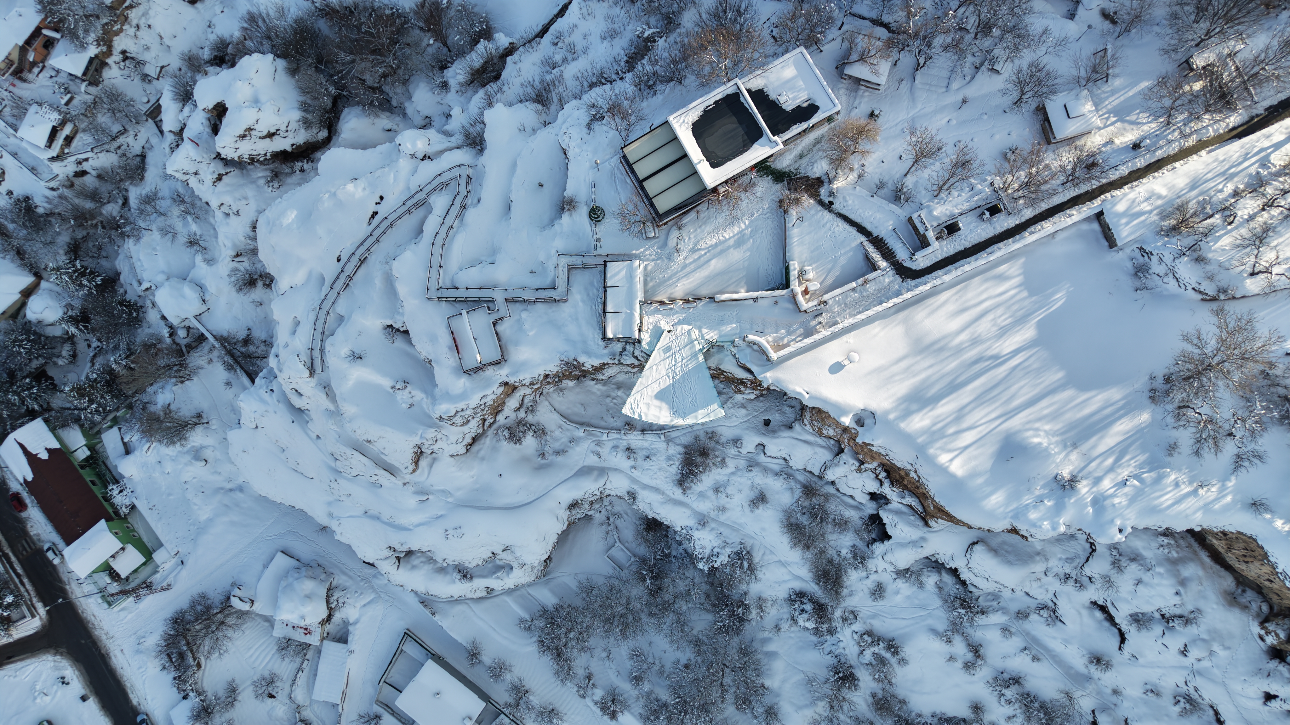 Kayalıklar üzerine inşa edilen cam terasa 100 bin ziyaretçi - Görsel 6