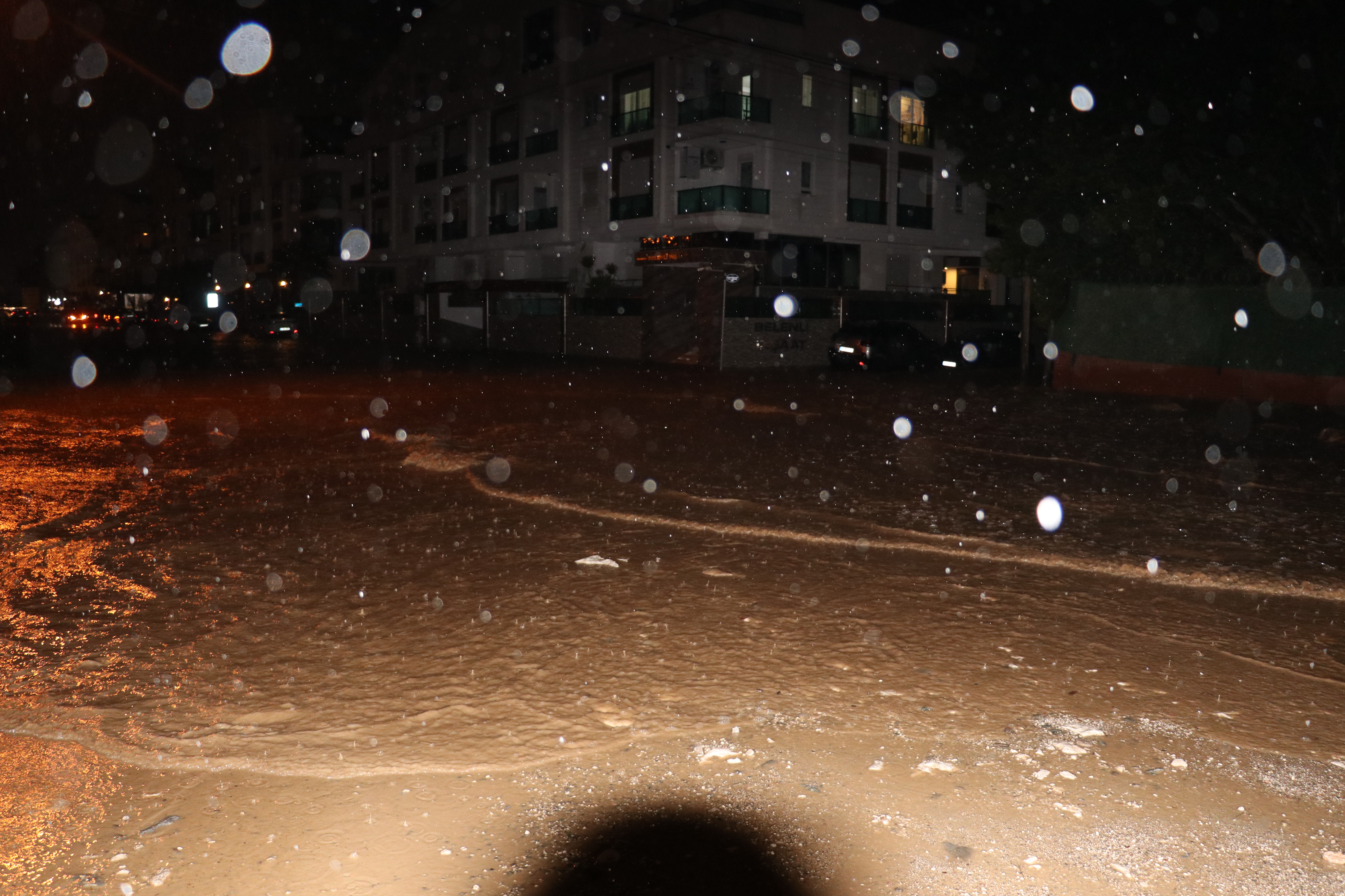 Antalya’da fırtına, sel ve hortum hayatı olumsuz etkiledi  - Görsel 4