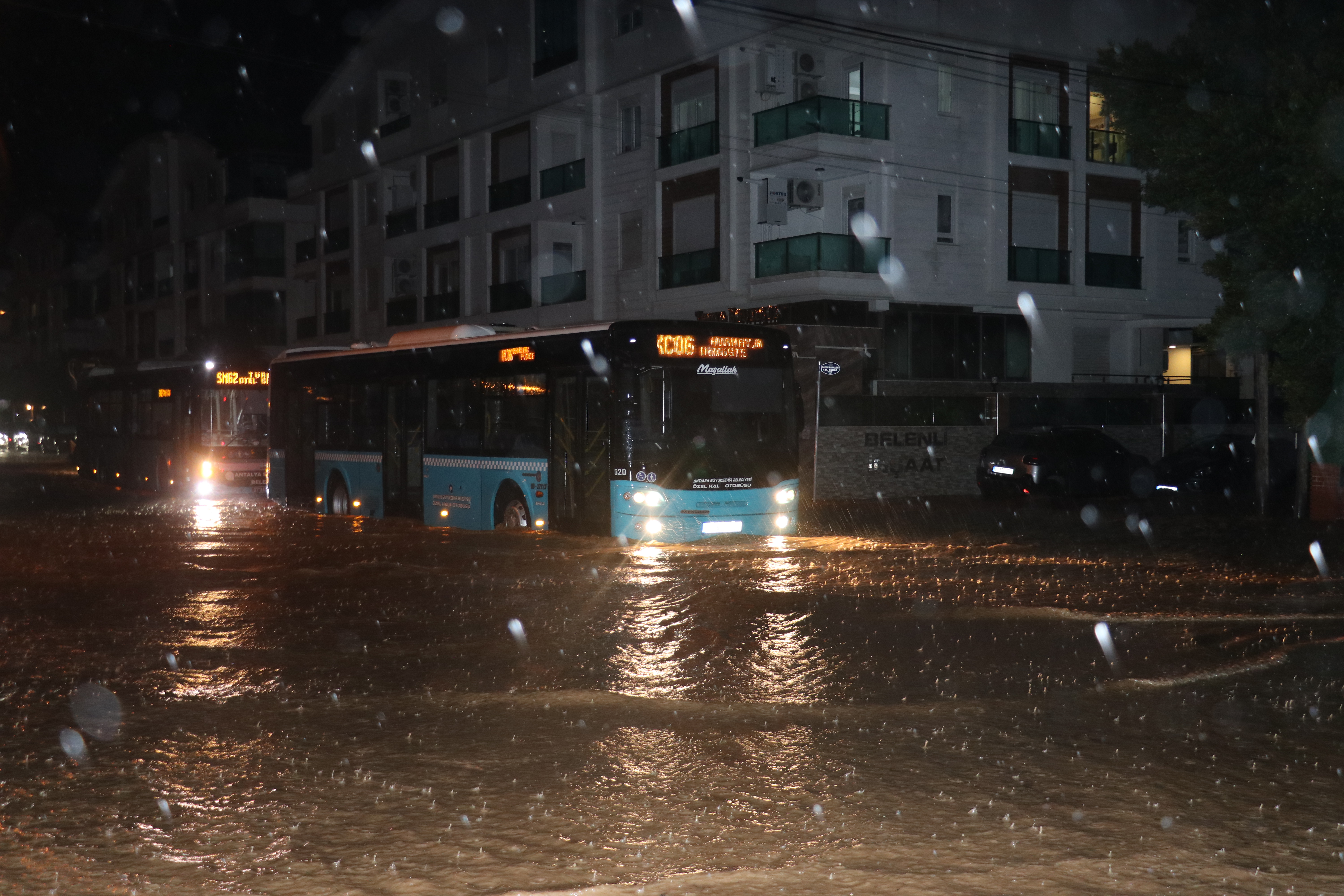 Antalya’da fırtına, sel ve hortum hayatı olumsuz etkiledi  - Görsel 7