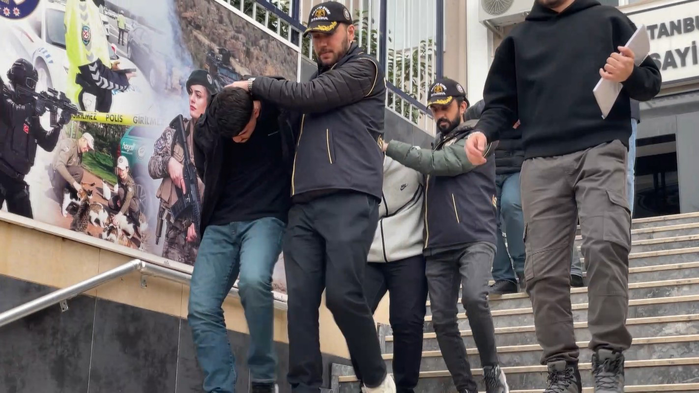 Pes dedirten olay! Emekli öğretmeni 117 bin dolar dolandırdı, suç ortağını ihbar etti - Görsel 3