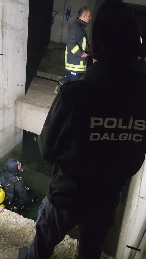 Adana - 2 metre derinliğinde su biriken inşaatın bodruma düşüp, boğuldu - Görsel 2