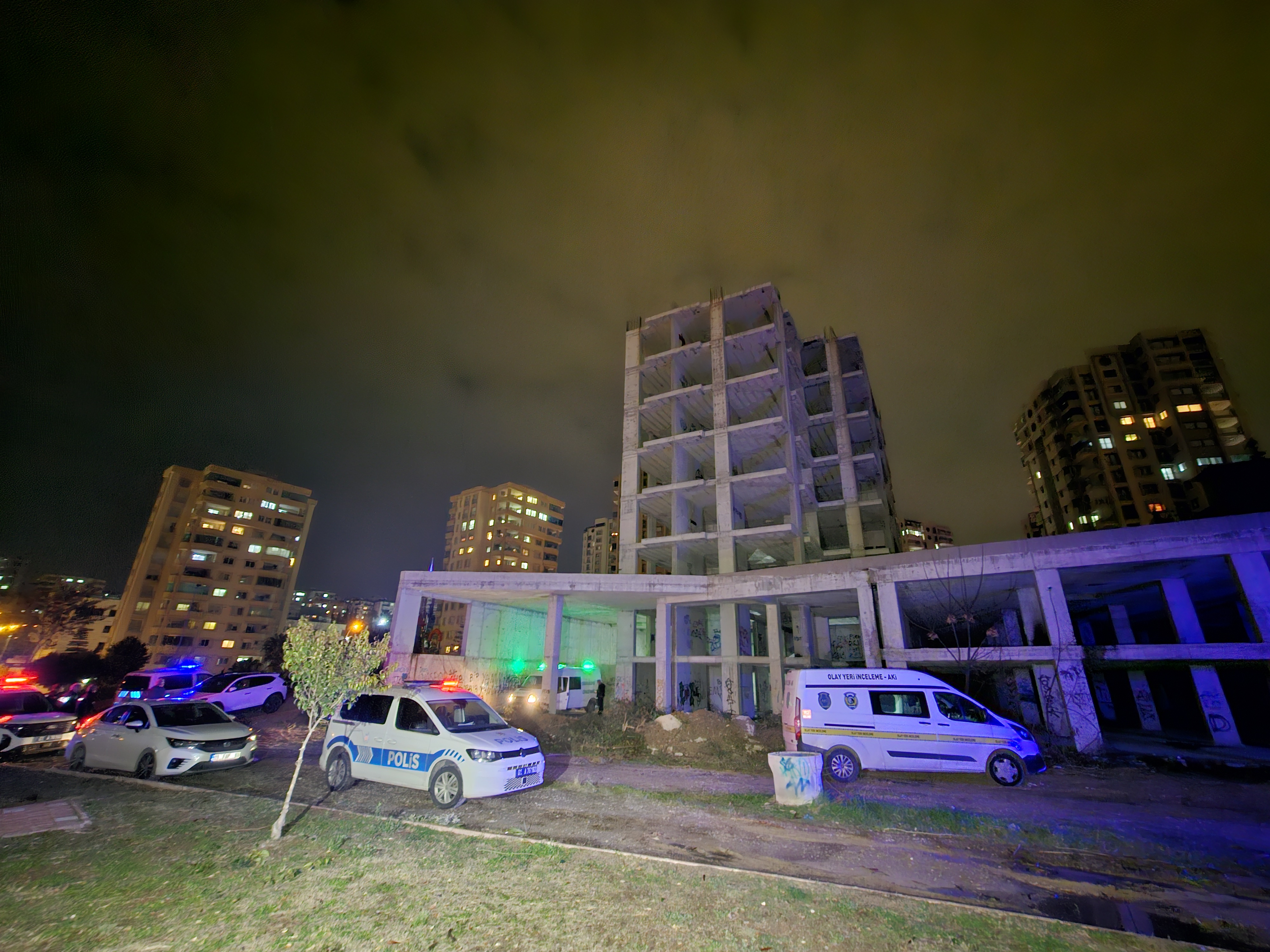 Adana - 2 metre derinliğinde su biriken inşaatın bodruma düşüp, boğuldu - Görsel 7