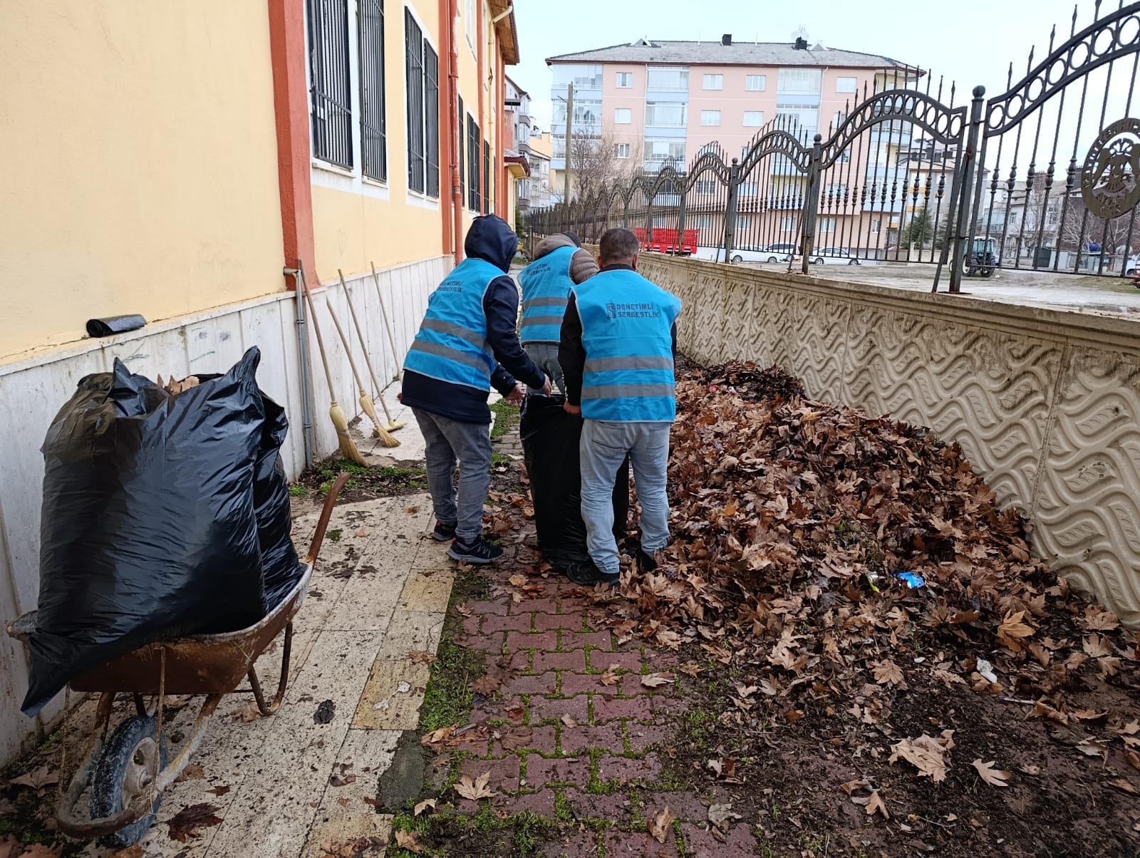 Seydişehir’de Okullar Yeni Döneme Pırıl Pırıl Giriyor: Denetimli Serbestlikten Eğitime Büyük Destek! - Görsel 2
