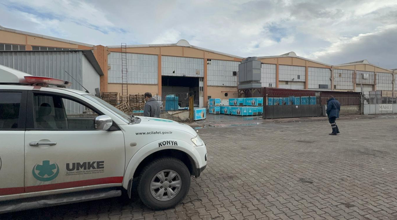 Konya- Depoda 'amonyak gazı' sızıntısı; ekipler tahliye çalışması yaptı - Görsel 3