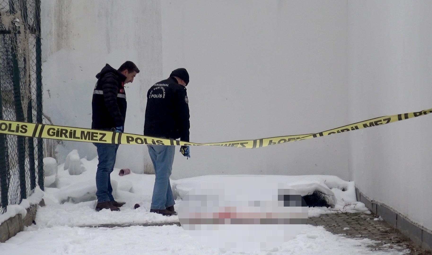 Cam silerken 3’üncü kattan düşen öğretmen yaşamını yitirdi - Görsel 4