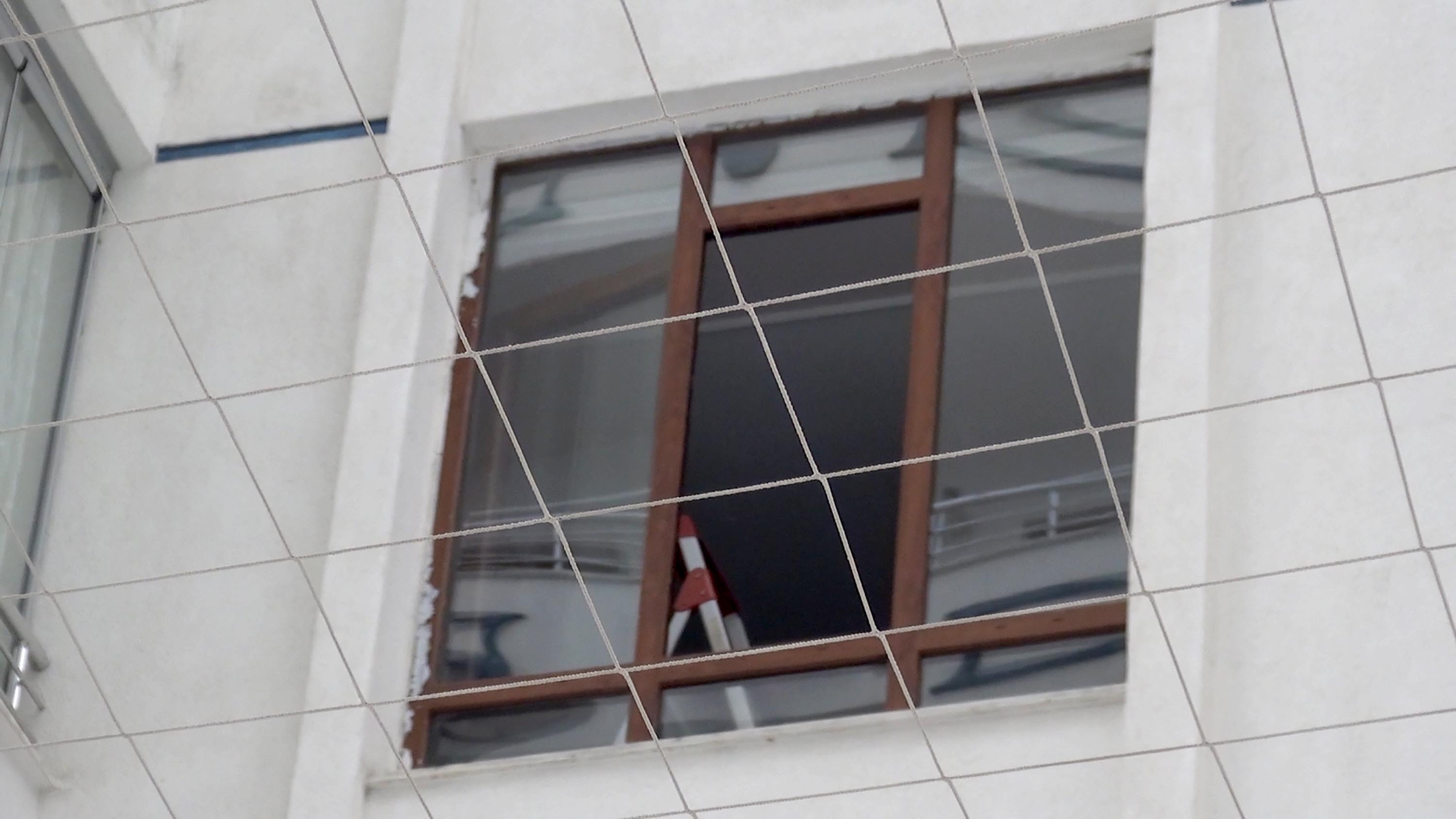 Cam silerken 3’üncü kattan düşen öğretmen yaşamını yitirdi - Görsel 6