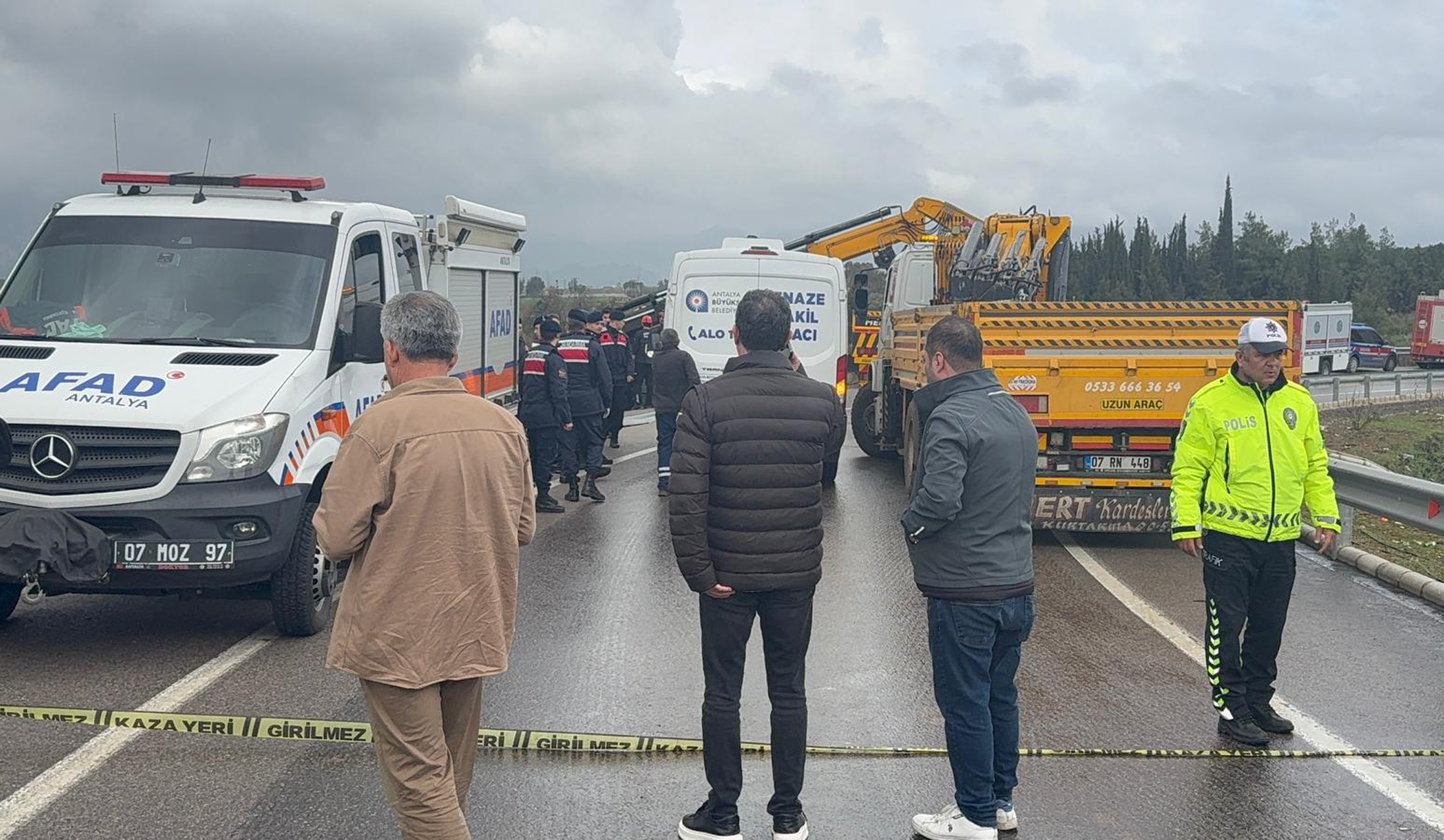 Antalya'da yolcu otobüsü devrildi; 8 ölü, 26 yaralı - Görsel 7