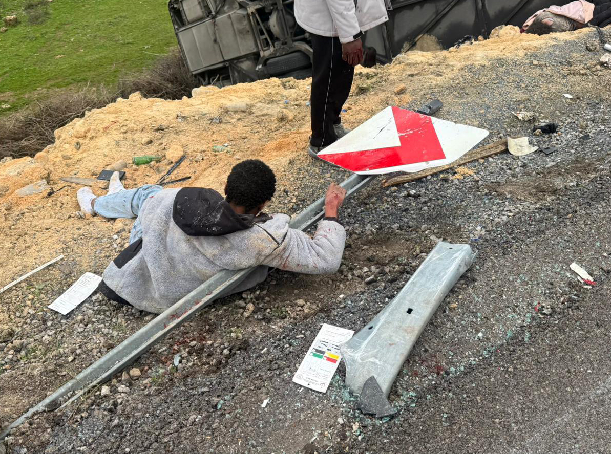 Antalya'da yolcu otobüsü devrildi; 8 ölü, 26 yaralı - Görsel 11