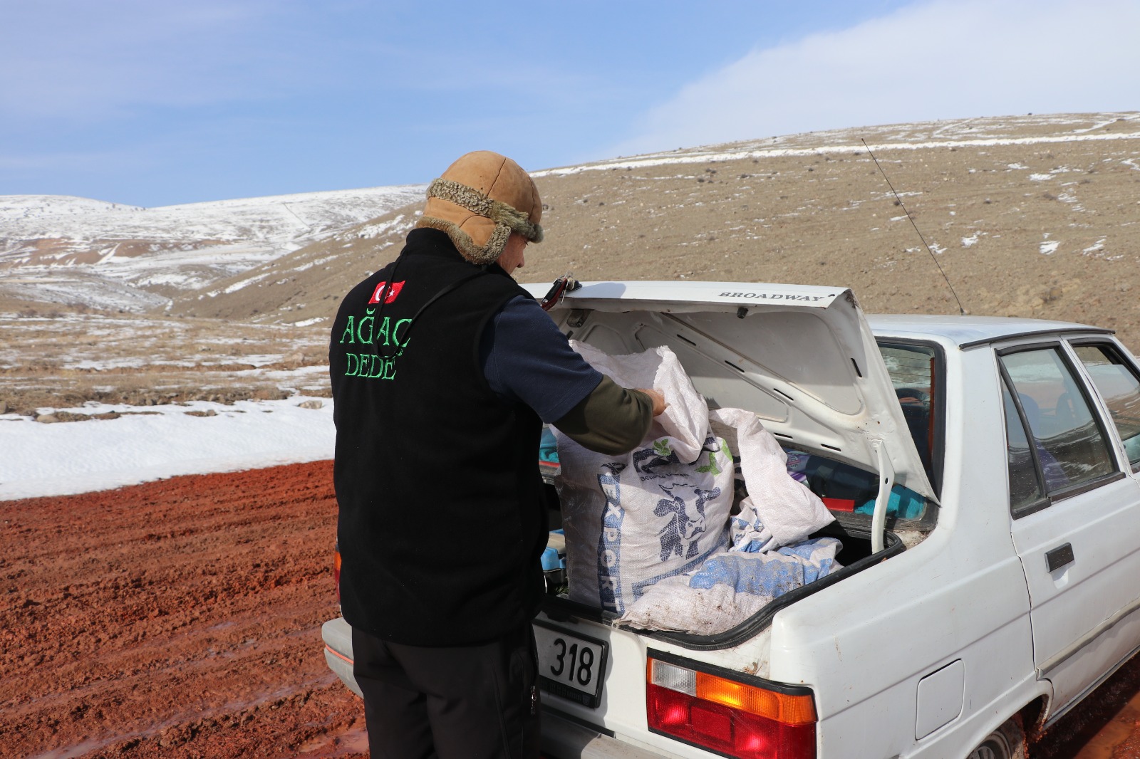 Kayseri’nin ‘Ağaç Dede’si 1 milyondan fazla fidanı toprakla buluşturdu - Görsel 8