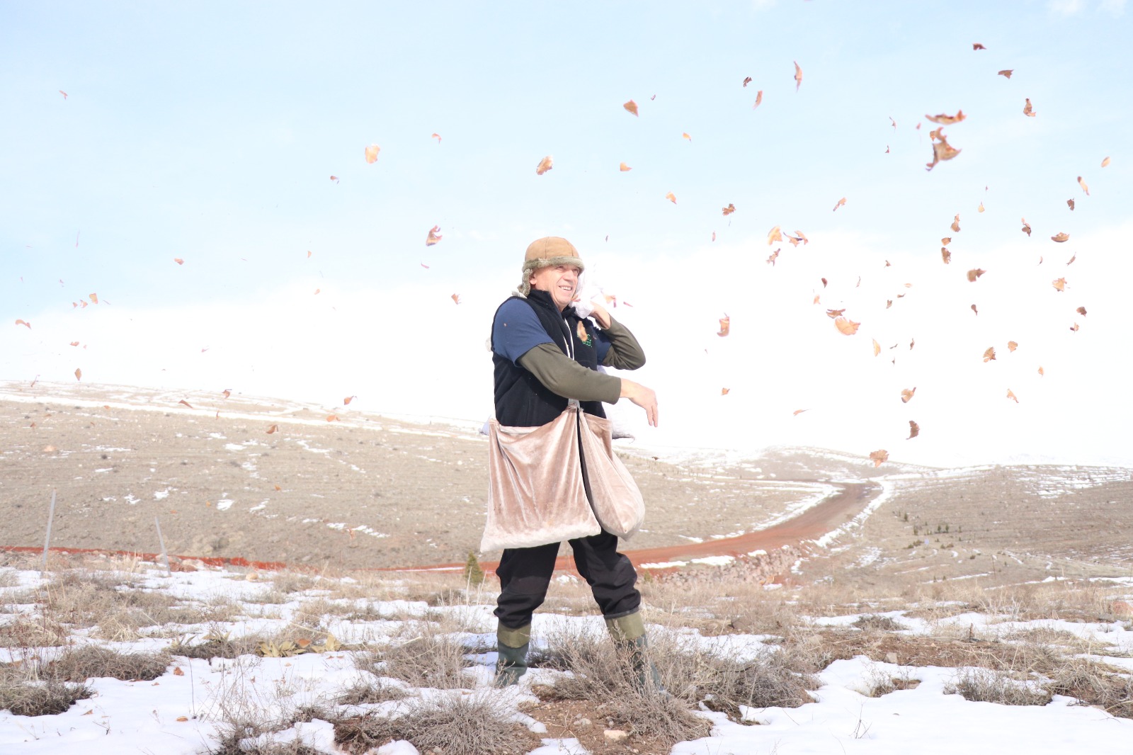 Kayseri’nin ‘Ağaç Dede’si 1 milyondan fazla fidanı toprakla buluşturdu - Görsel 9