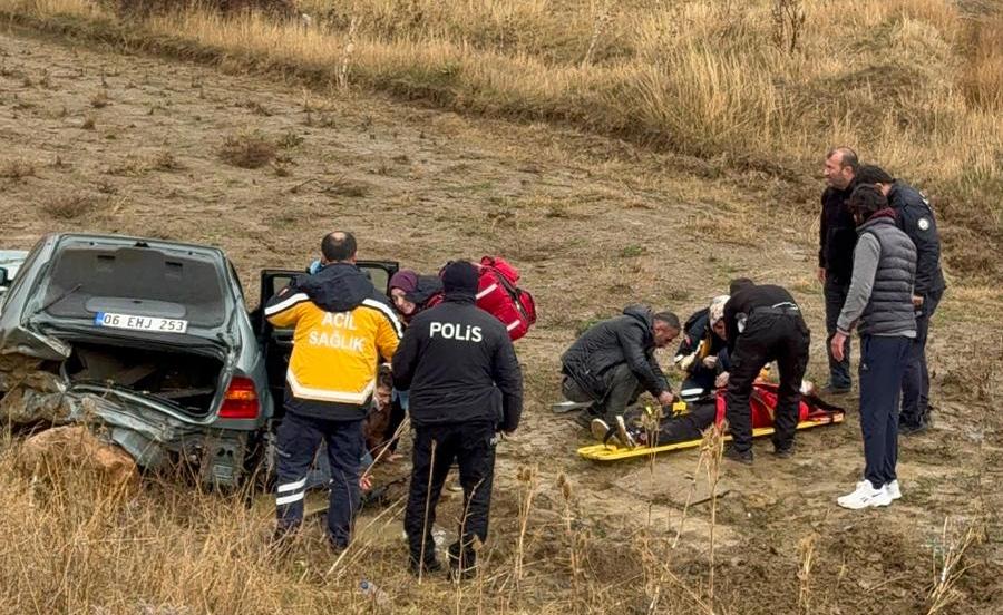 Seydişehir’de Otomobil Şarampole Yuvarlandı: 1’i Çocuk 3 Yaralı - Görsel 1