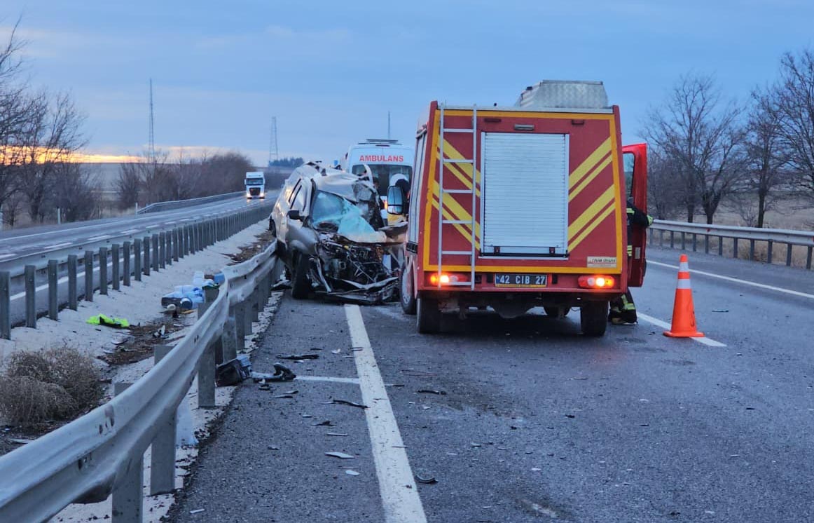 Konya'da Feci Kaza: TIR'la Çarpışan Hafif Ticari Araçta 1 Ölü - Görsel 4