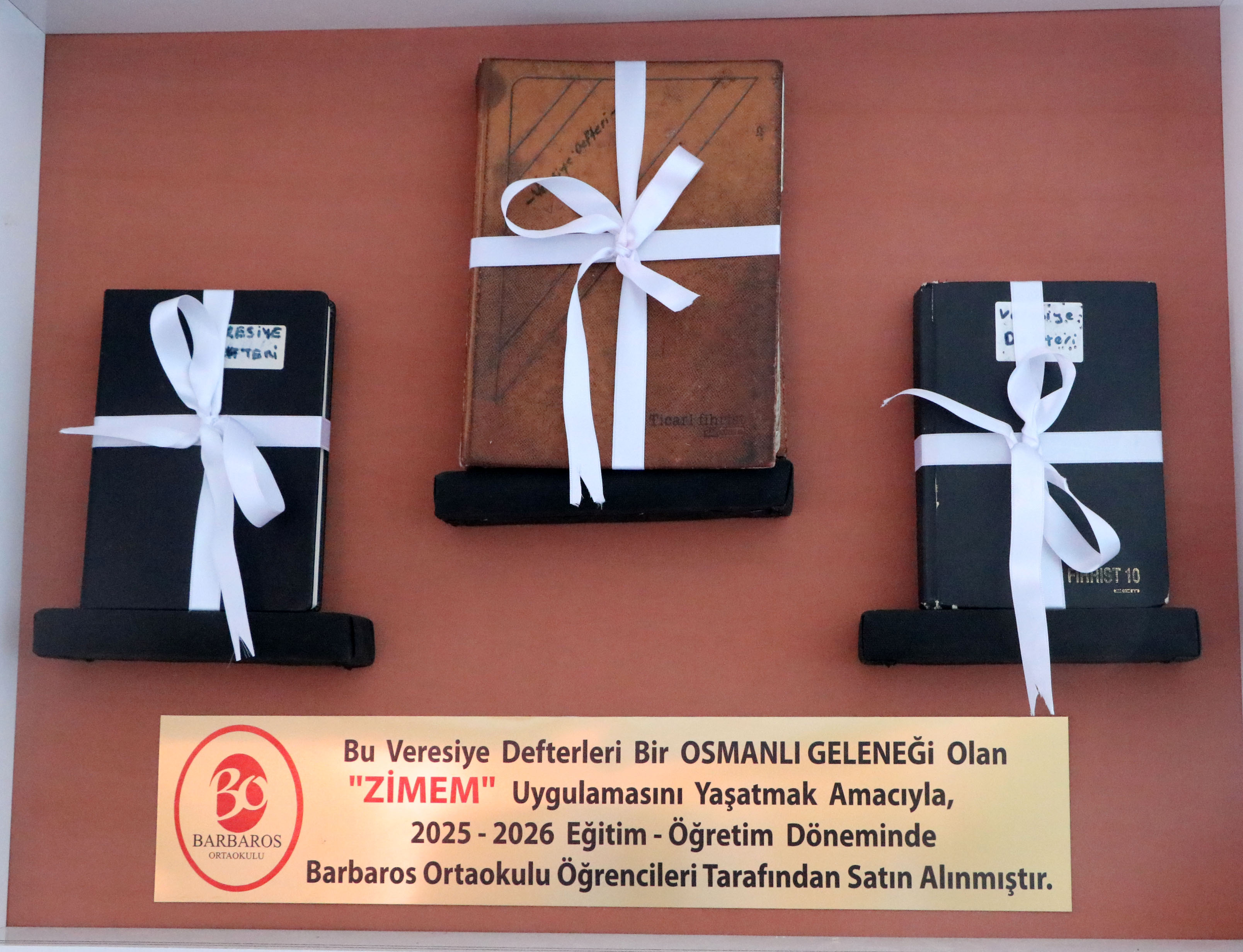 Okulda para toplayıp, 3 bakkalın veresiye defterini satın aldılar - Görsel 3