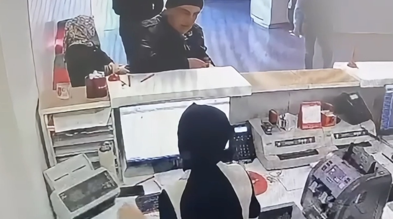 Sahte ‘araç muayene randevusu’ dolandırıcılığına 14 ilde ‘Son istasyon’ operasyonu: 25 tutuklama - Görsel 3