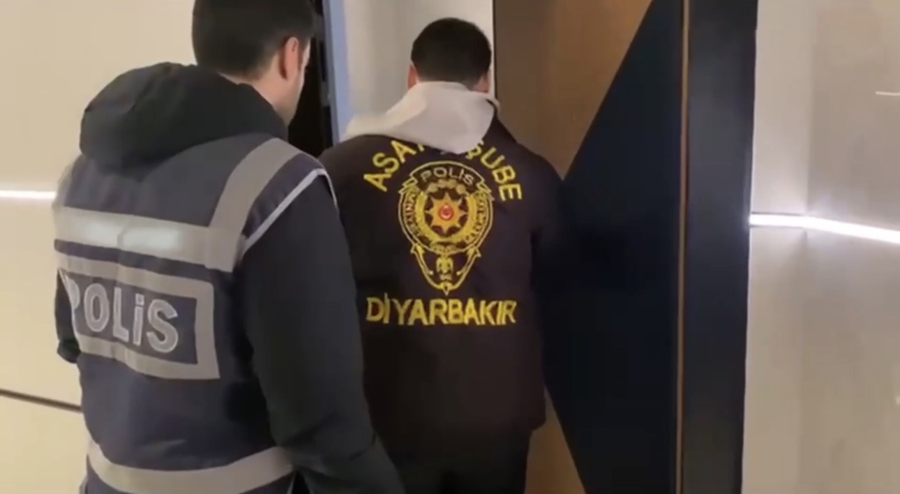 Sahte ‘araç muayene randevusu’ dolandırıcılığına 14 ilde ‘Son istasyon’ operasyonu: 25 tutuklama - Görsel 9