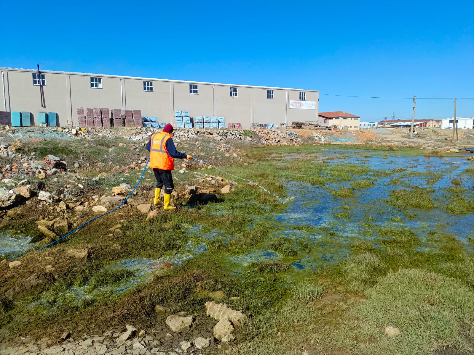 SEYDİŞEHİR BELEDİYESİNDEN  LARVASİT İLAÇLAMA ÇALIŞMASI - Görsel 3