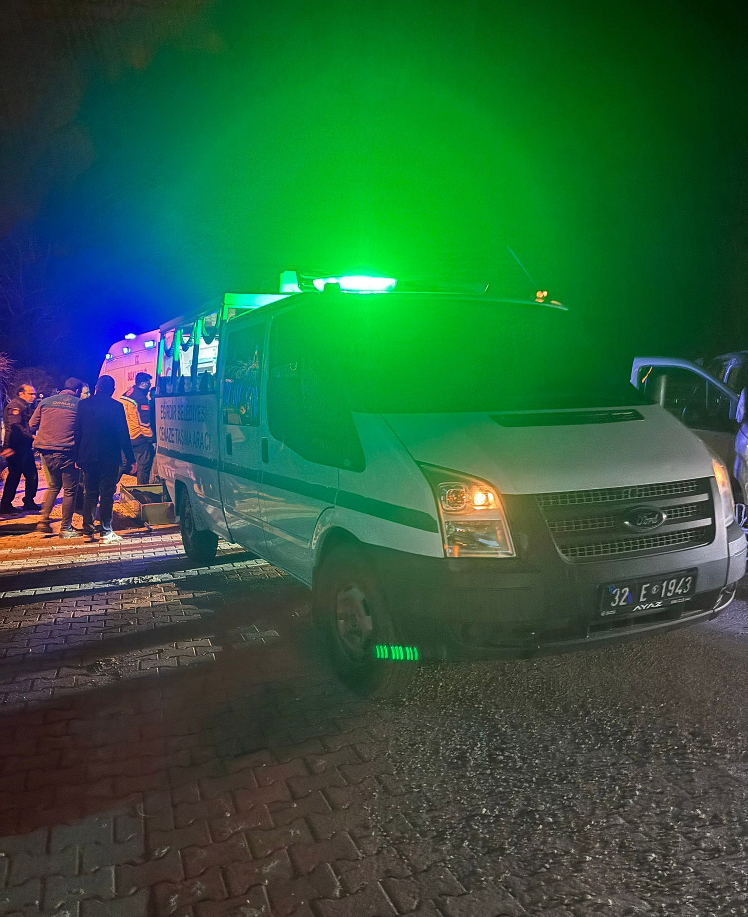 Tamirat sırasında fırlayan tekerin çarptığı kadın, uçuruma düşüp öldü - Görsel 1