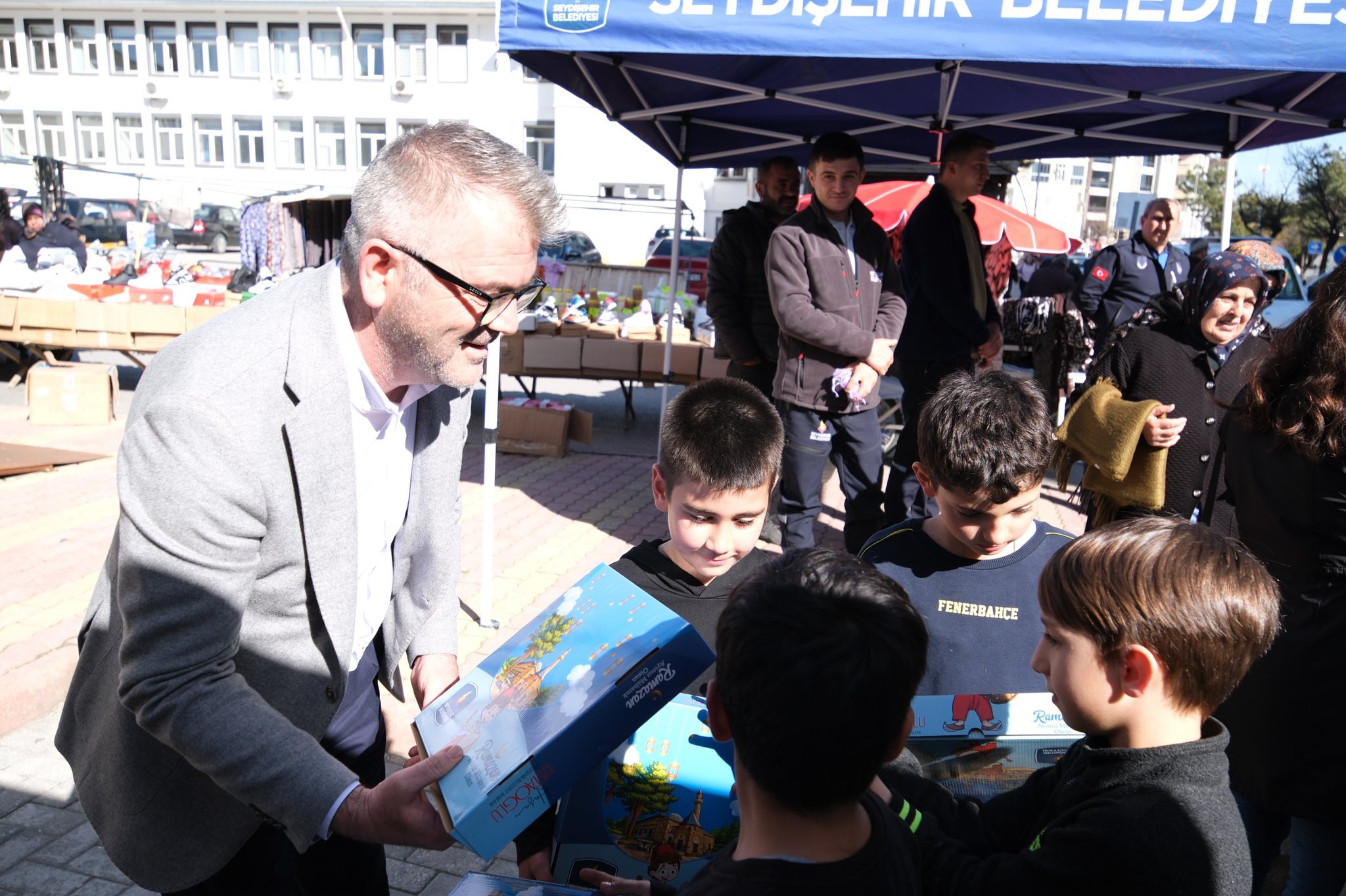 8 MART DÜNYA KADINLAR GÜNÜNDE KADINLARA LAVANTA HEDİYE EDİLDİ - Görsel 5
