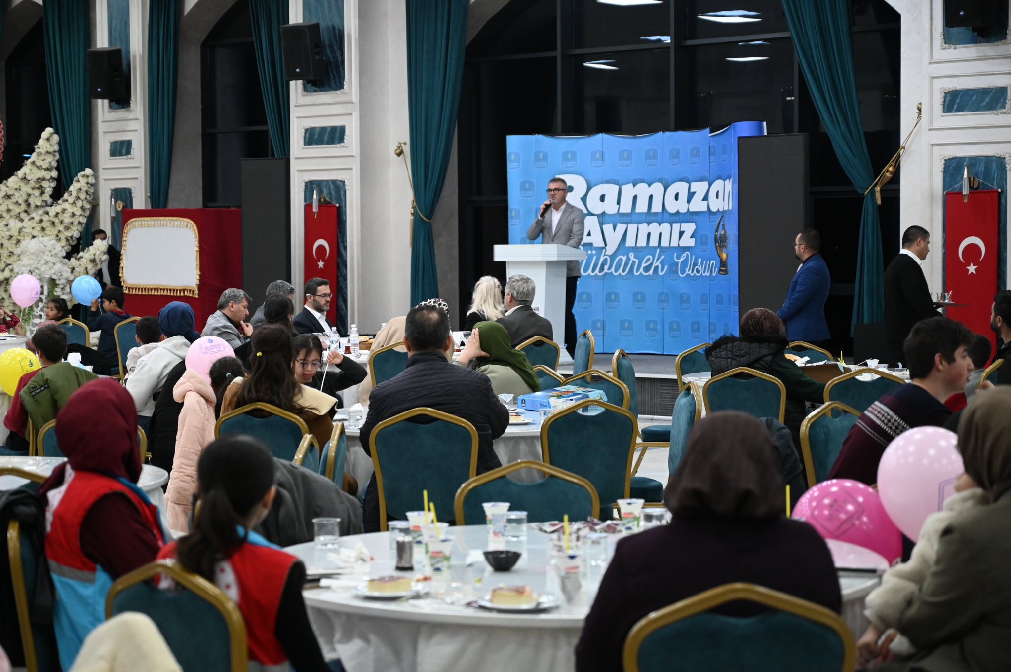 BAŞKAN USTAOĞLU ÖKSÜZ VE YETİM ÇOCUKLARLA BULUŞTU  - Görsel 7