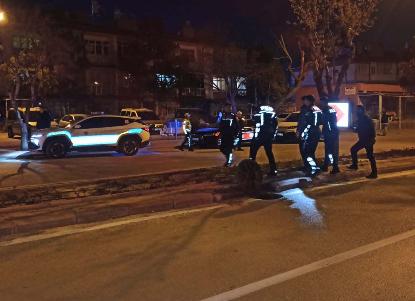 Konya'da maskeli, biber gazlı kuyumcu soygununda imitasyon bilezikler çalındı: 3 gözaltı - Görsel 8