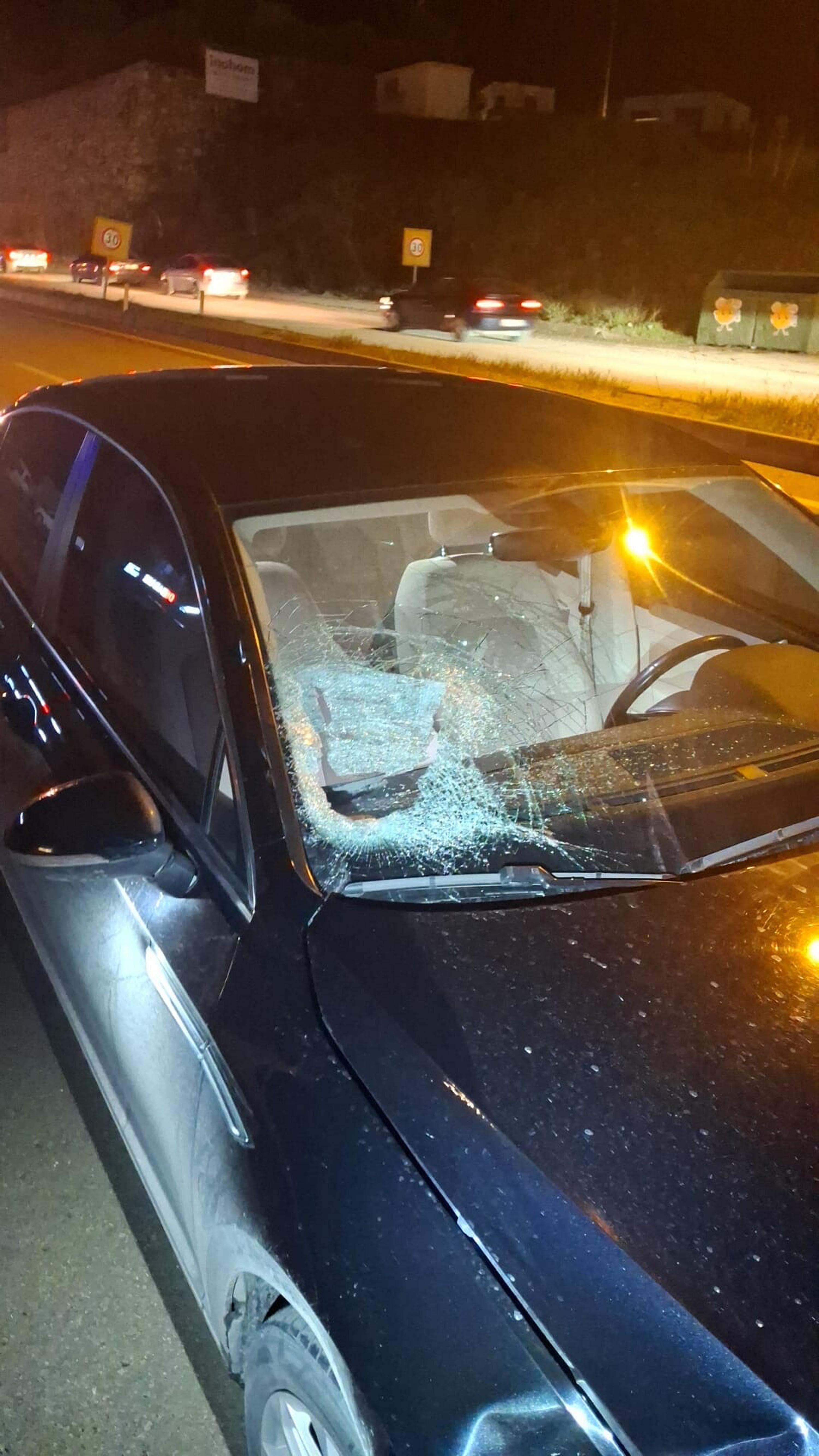 Kaza yaptığı yere geri dönerken otomobil çarptı, hayatını kaybetti - Görsel 1