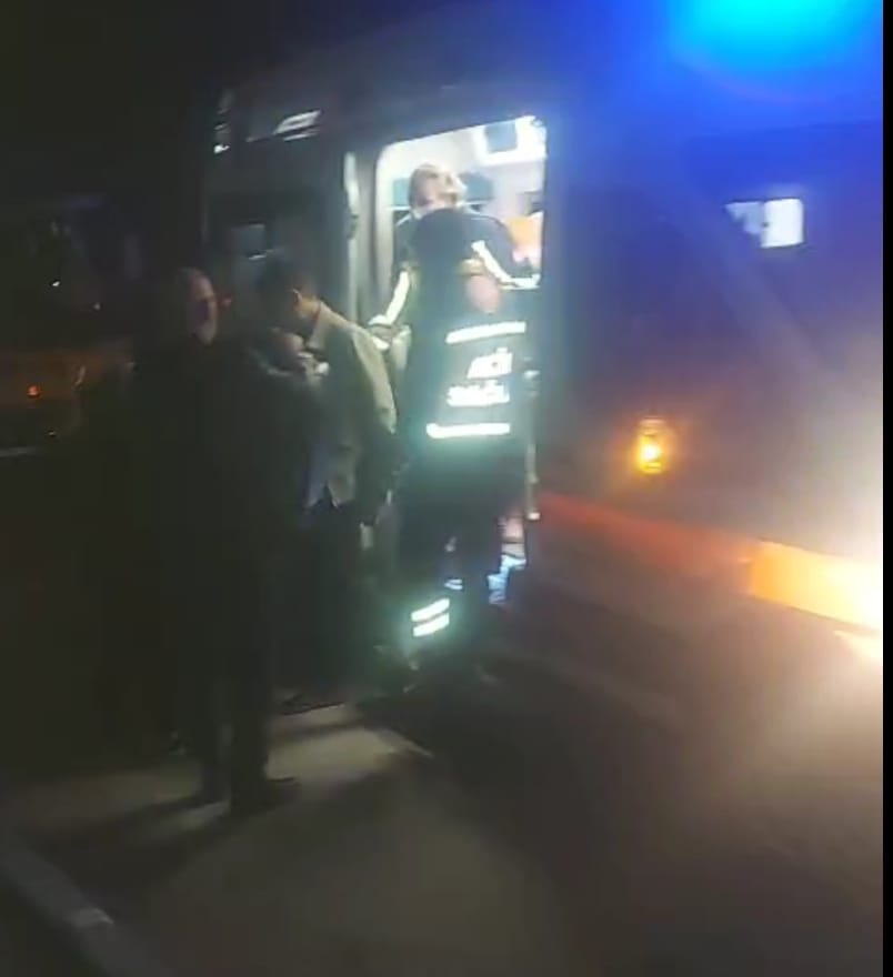 Amasya'da yolcu otobüsü, TIR'a çarptı; 11 yaralı - Görsel 2