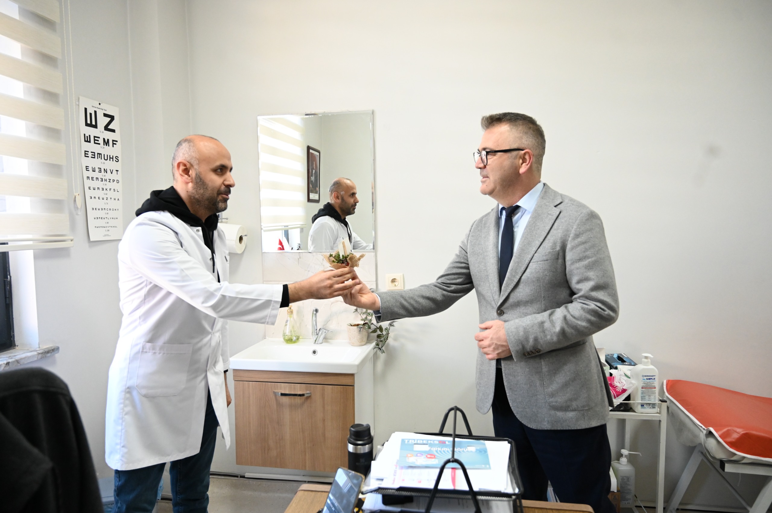 BAŞKAN USTAOĞLU’NDAN  SAĞLIK ÇALIŞANLARINA ZİYARET  - Görsel 6