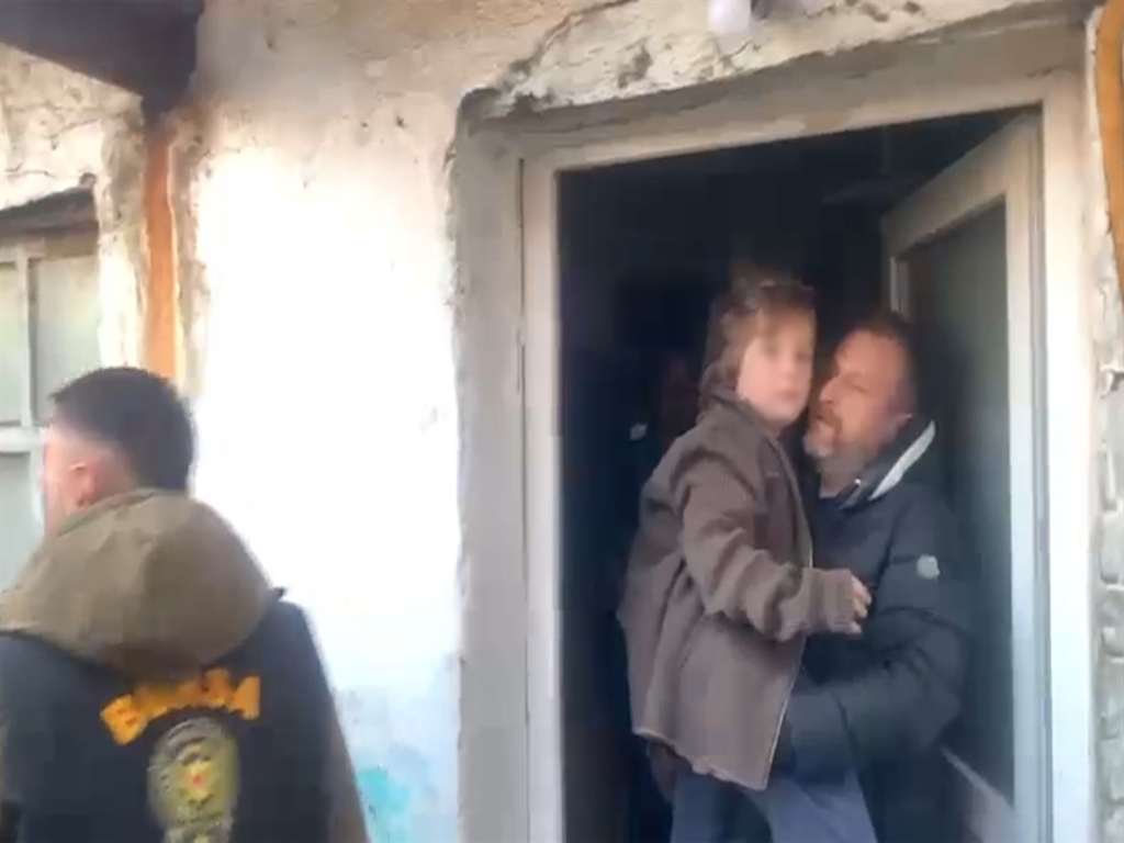 7 yıl sonra annesiyle yeniden tanışan ve ilk kez 'anne' diyen Nazar: Rebecca kötü değil, iyiymiş - Görsel 9